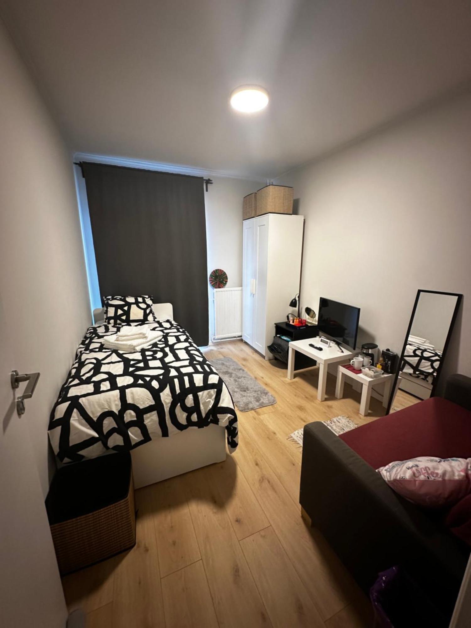 Alexanor Cosy Private In A Shared Homestay