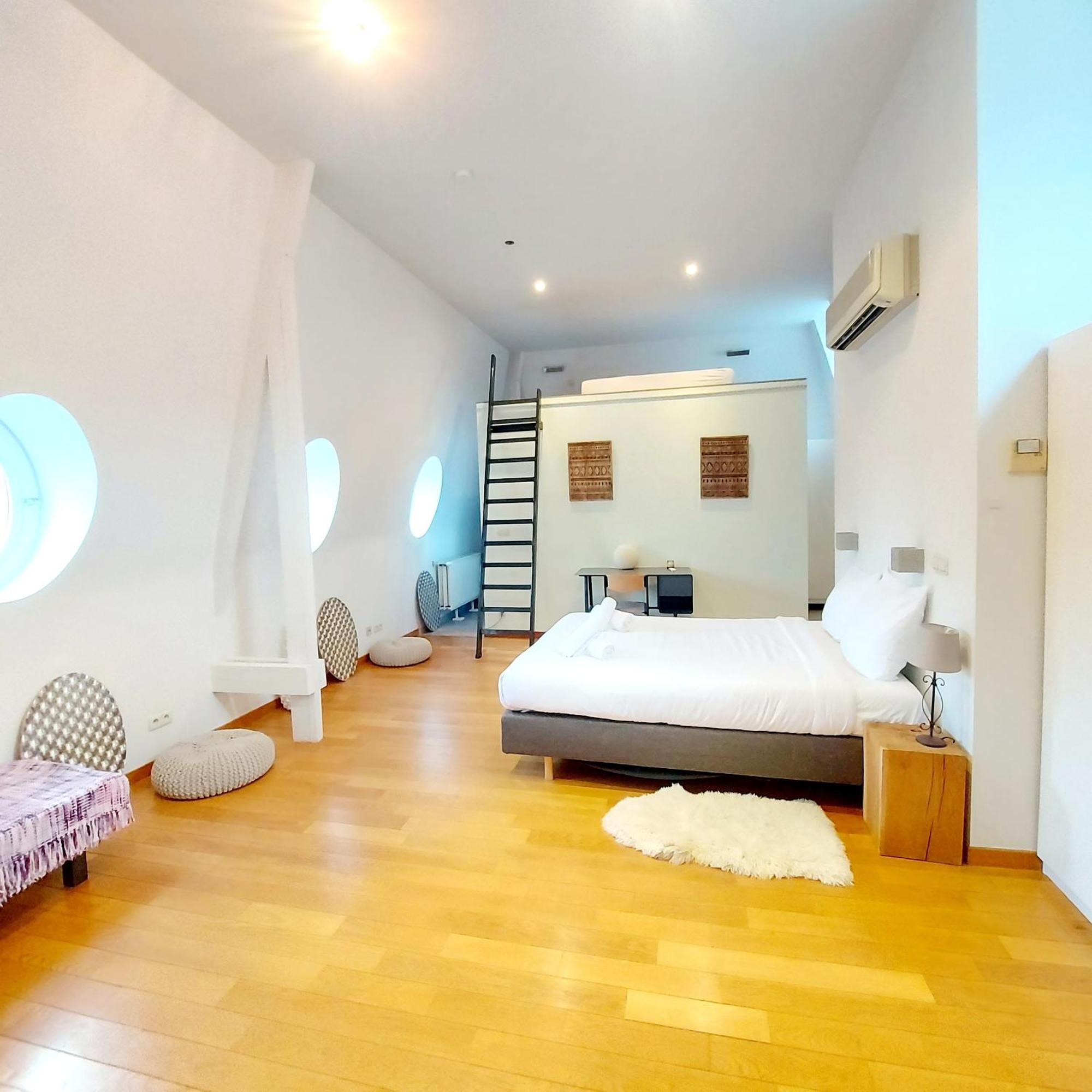 New Stylish Grand Place Center Duplex Appartement