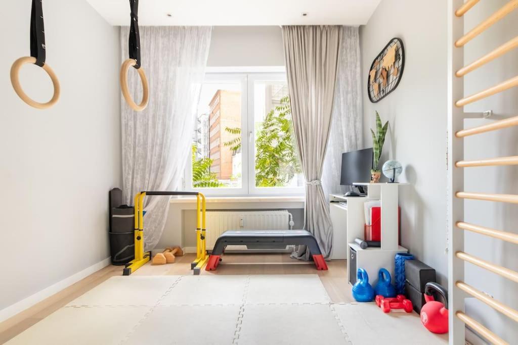 European Heart 2-bedroom Flat. Căn hộ
