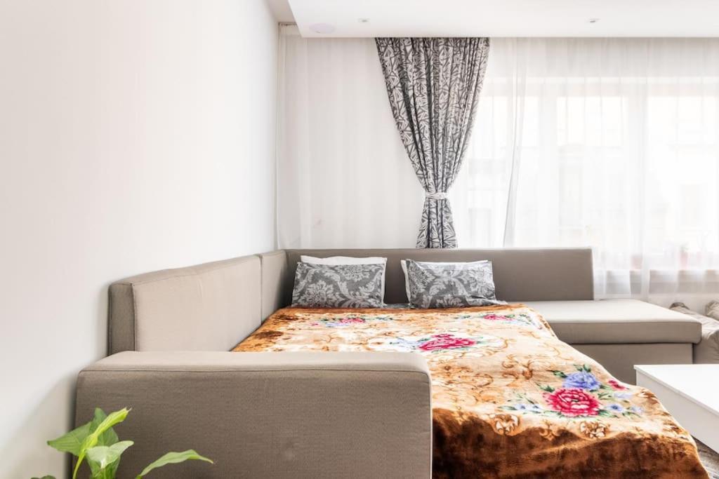 European Heart 2-bedroom Flat. Brussels