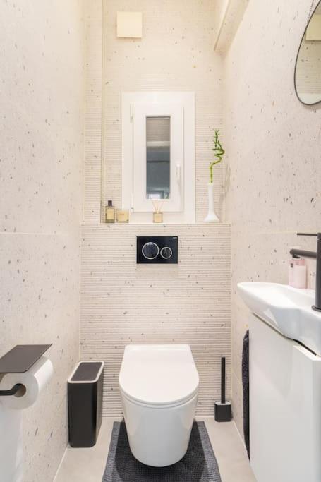 European Heart 2-bedroom Flat. Căn hộ