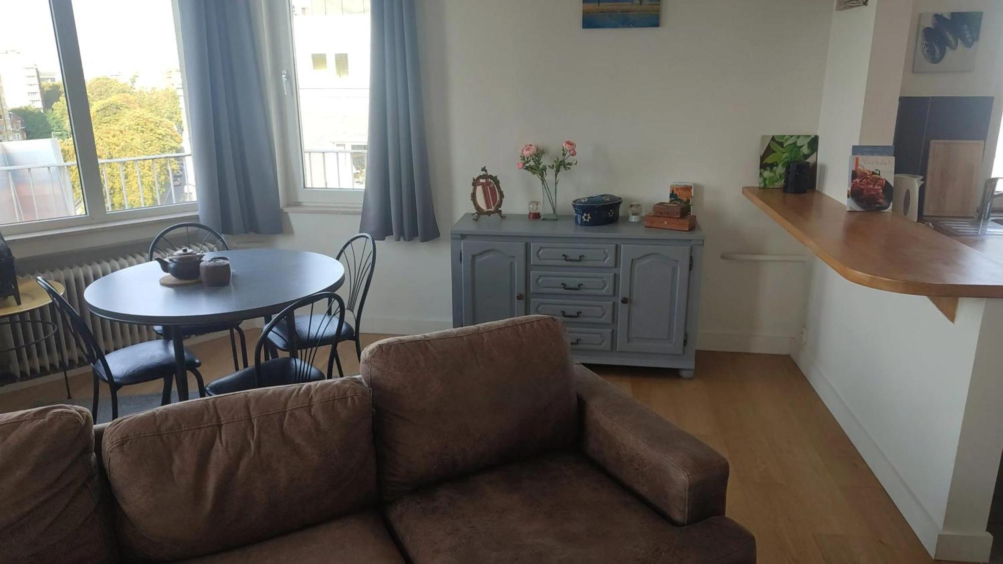 Charming In Etterbeek 70 M² With Balcony Apartment