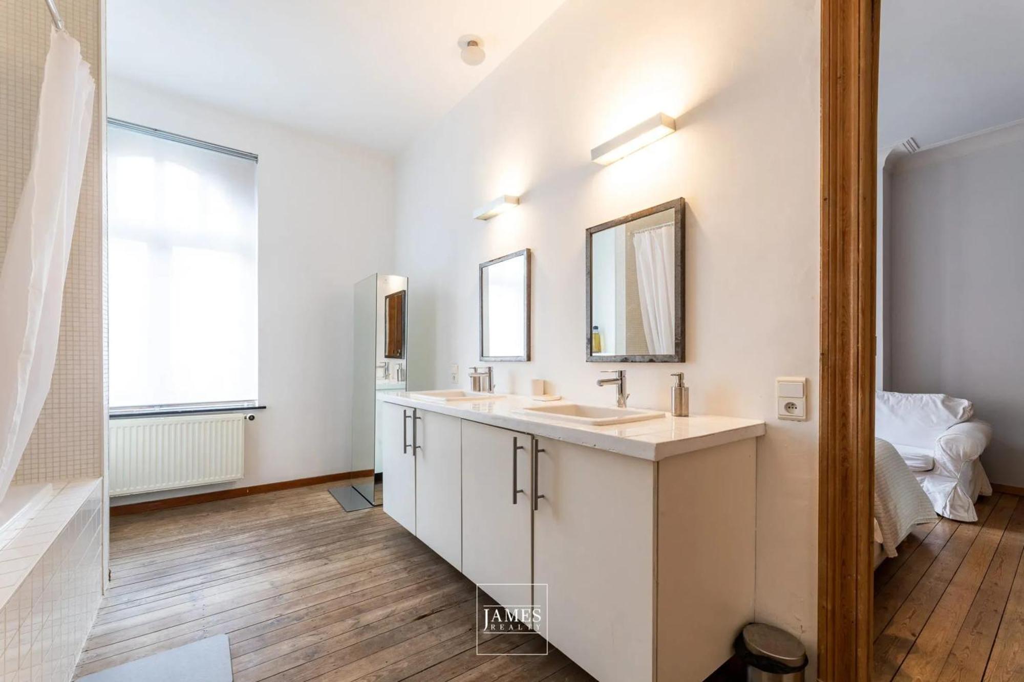 Spacious In Brussels, Large Private Garden Apartment *