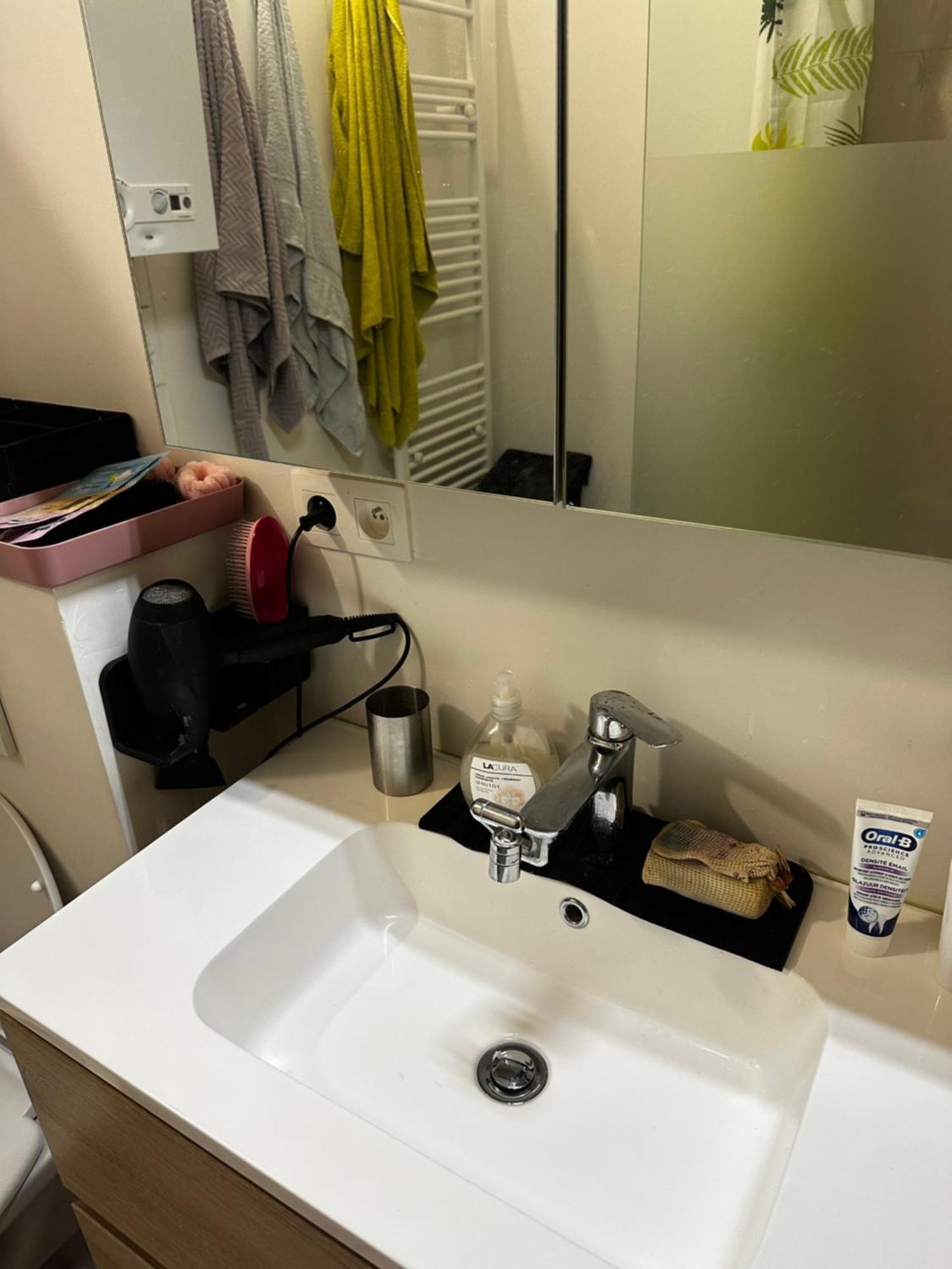 Alexanor Cosy Private In A Shared Homestay