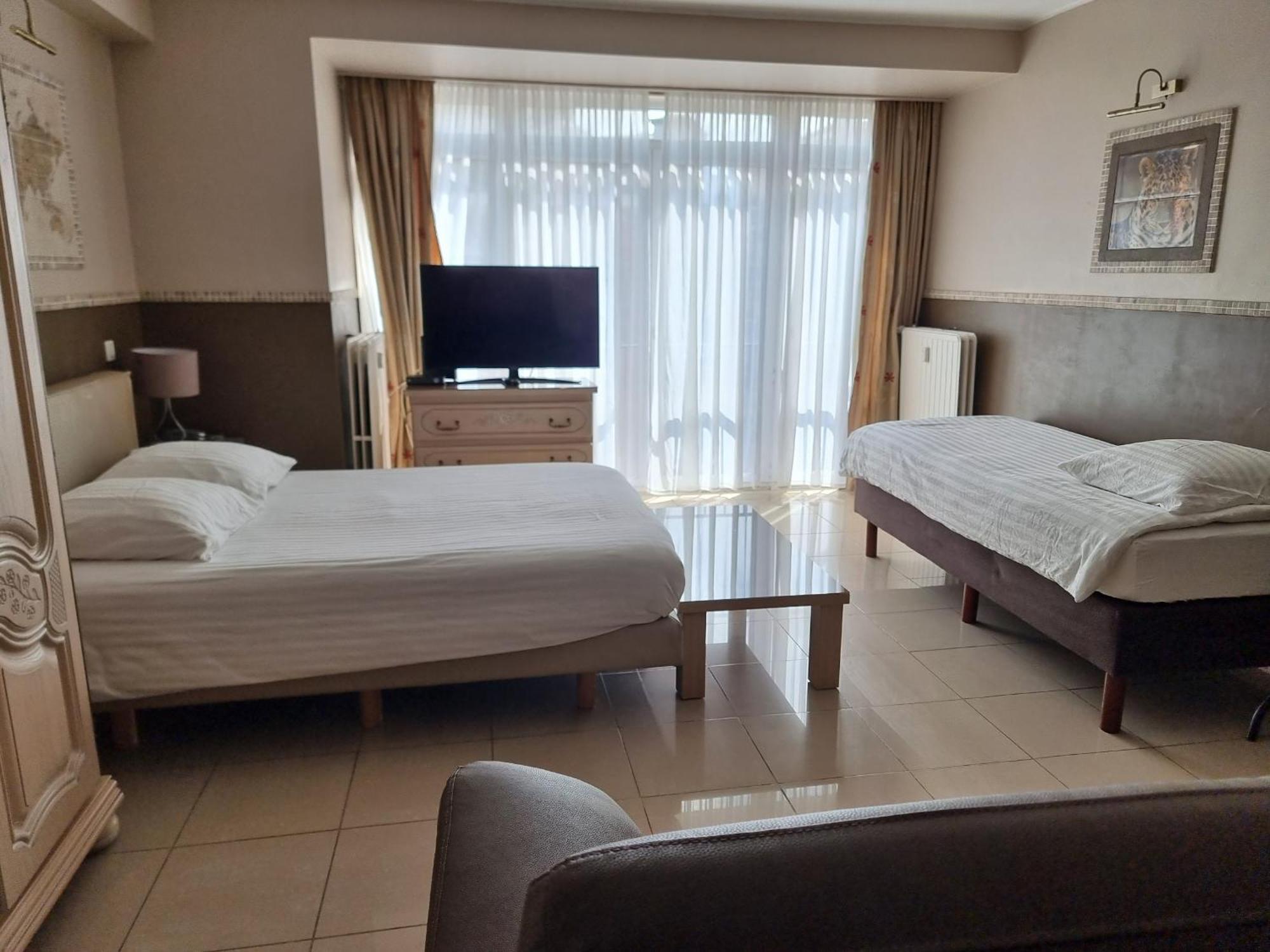 Khách sạn hẻo lánh Bara Midi