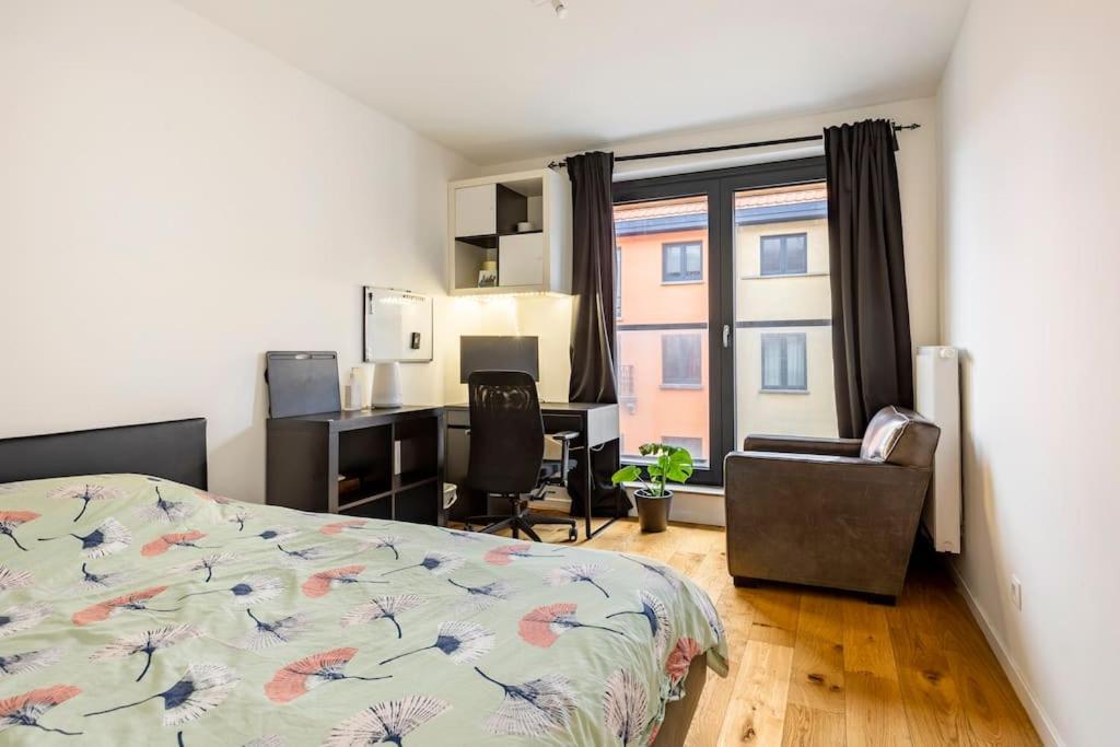Appartement Elegant Canal-view Duplex With Free Parking Brussel