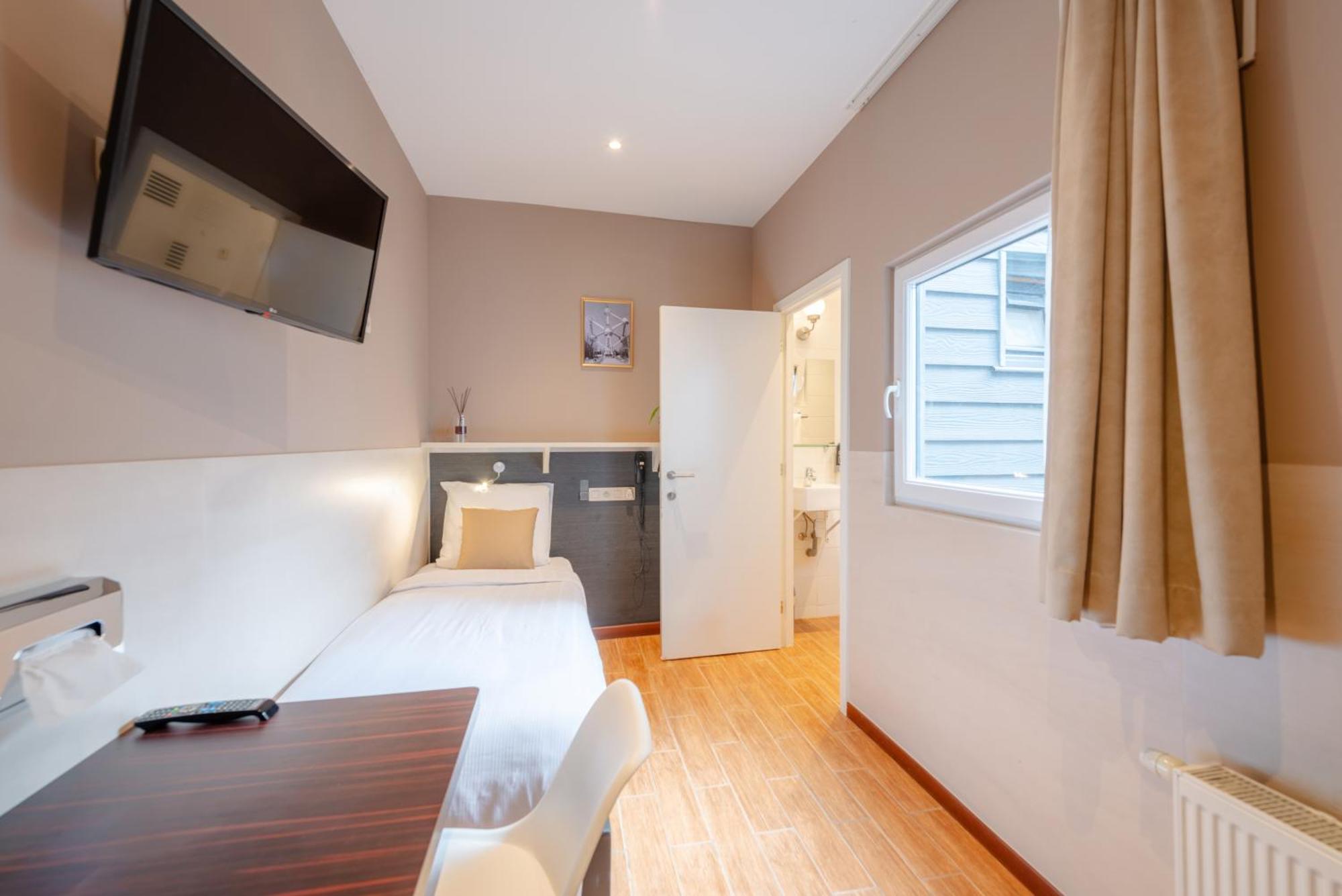 Hotel Barry 2*