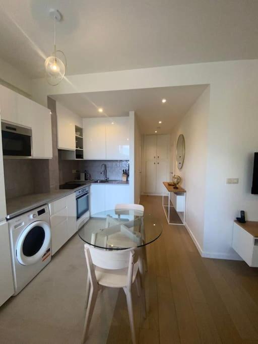 1 Avec Parking Au Coeur De 2d Appartement