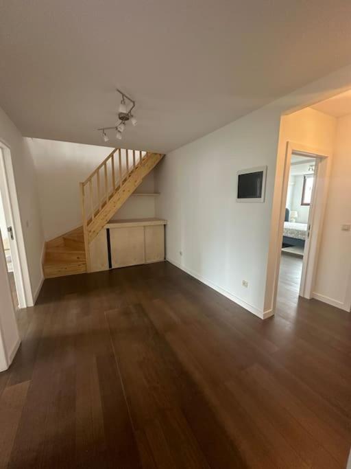 Welcome To Our Beautiful Triplex ! Apartment *