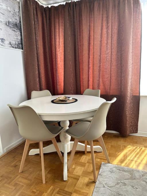 Apartamento Cosy Et Moderne Bruxelas
