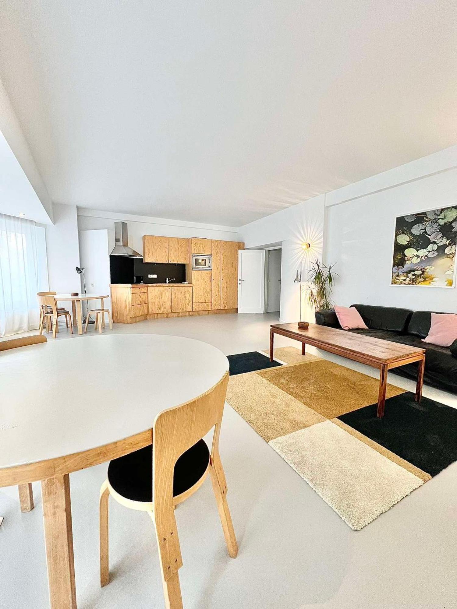 Apartment 5 Min From Grand Place 1 Bedroom Apt Renovated!