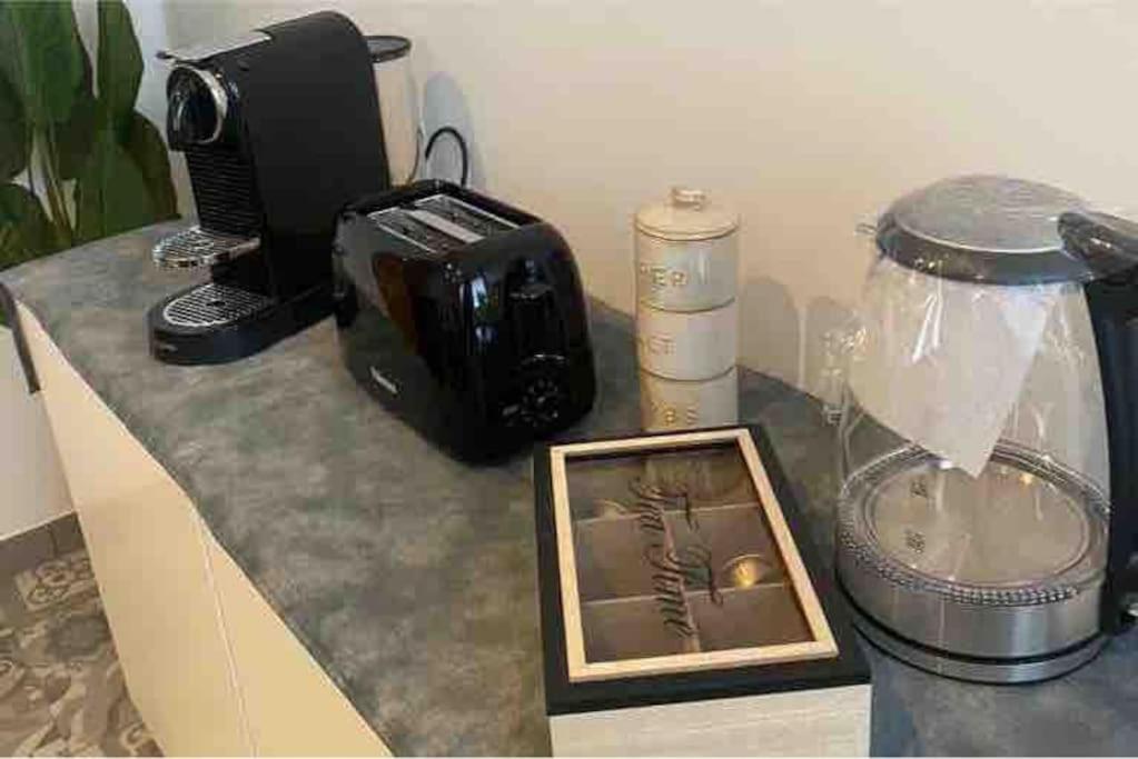 Superbe Full Equipe Avec Cour Exterieur * Brussels