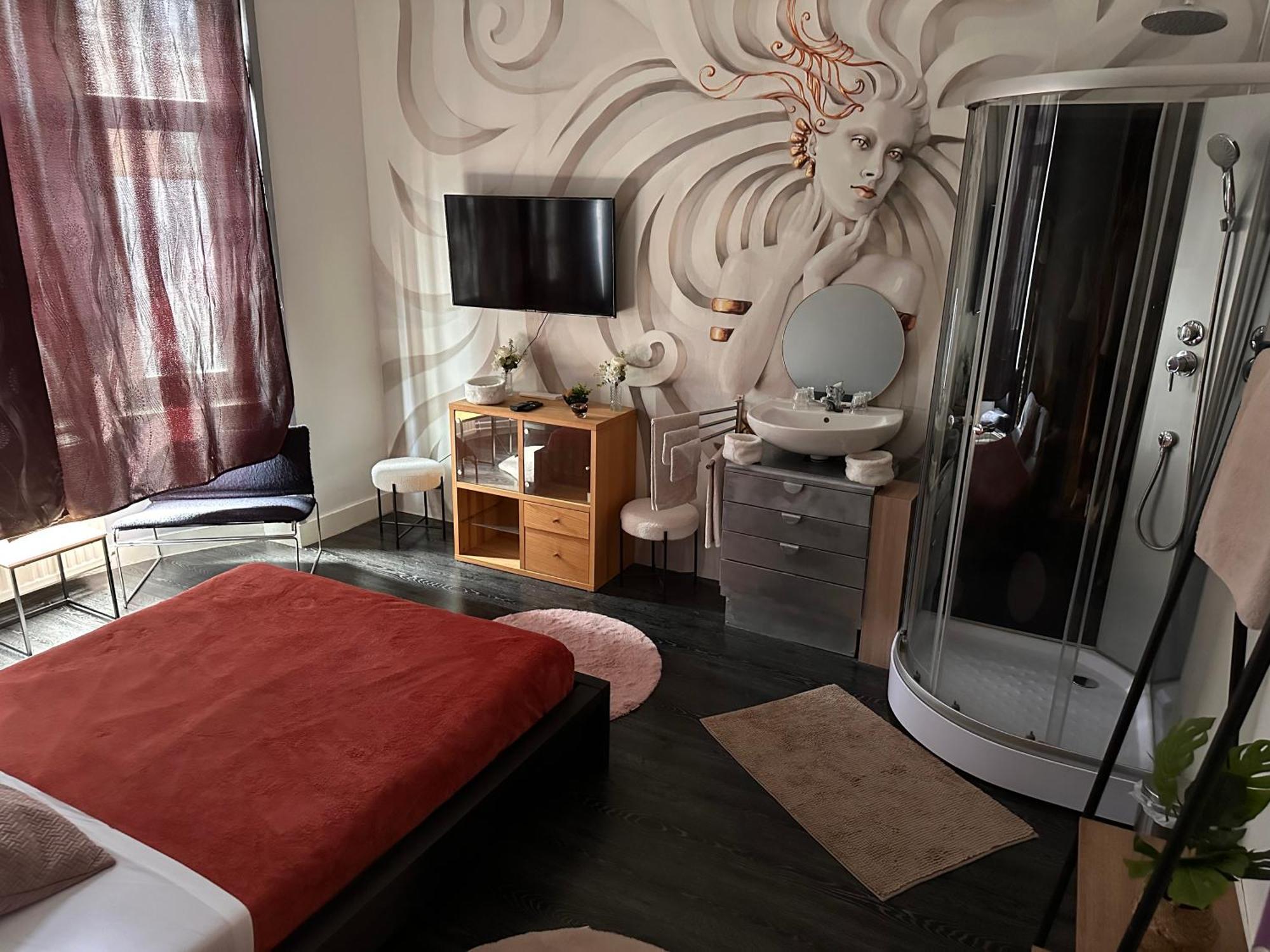 Neptune Love hotel *
