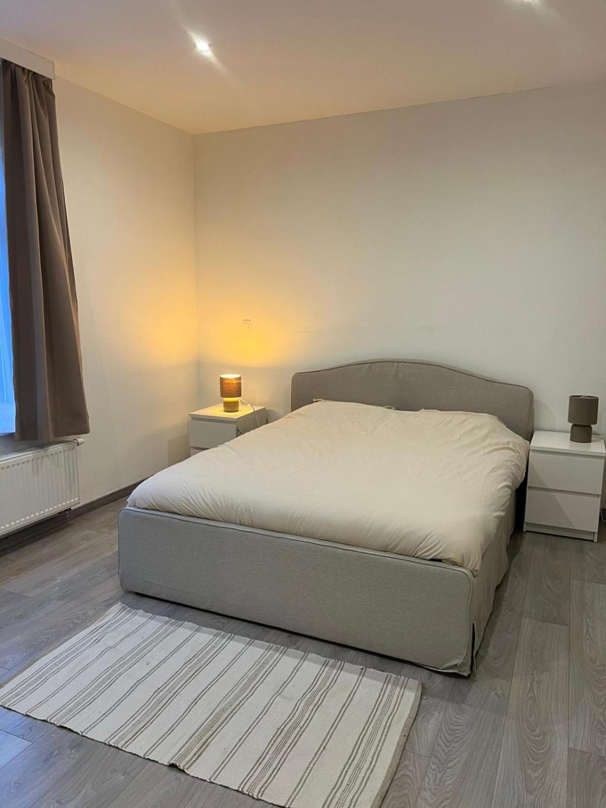 Apartment Confortable Avec Garage Premier Etage Sans Terrasse Brussels