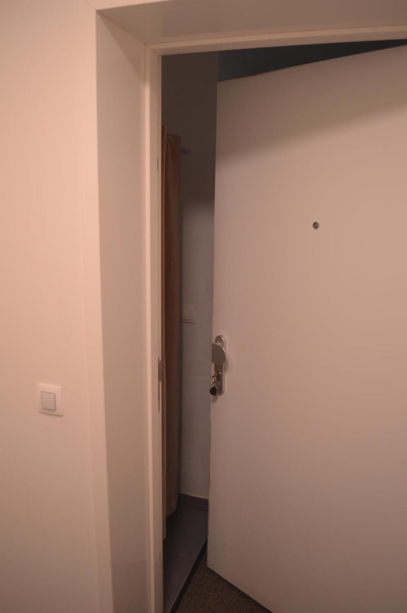 Apartment 1br Metro Hopital Erasme Bordet Handicapt Friendly