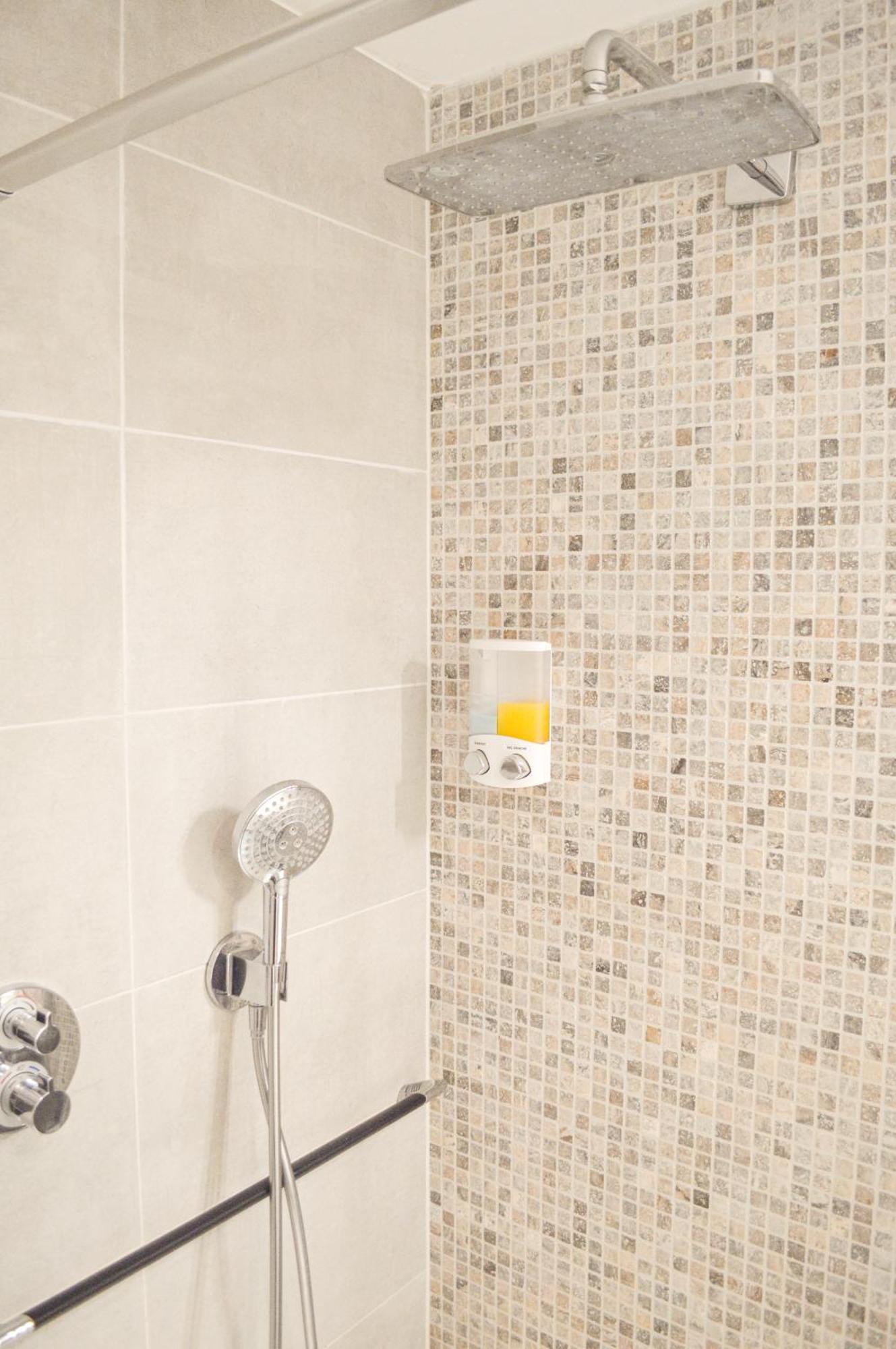 1br Metro Hopital Erasme Bordet Handicapt Friendly *