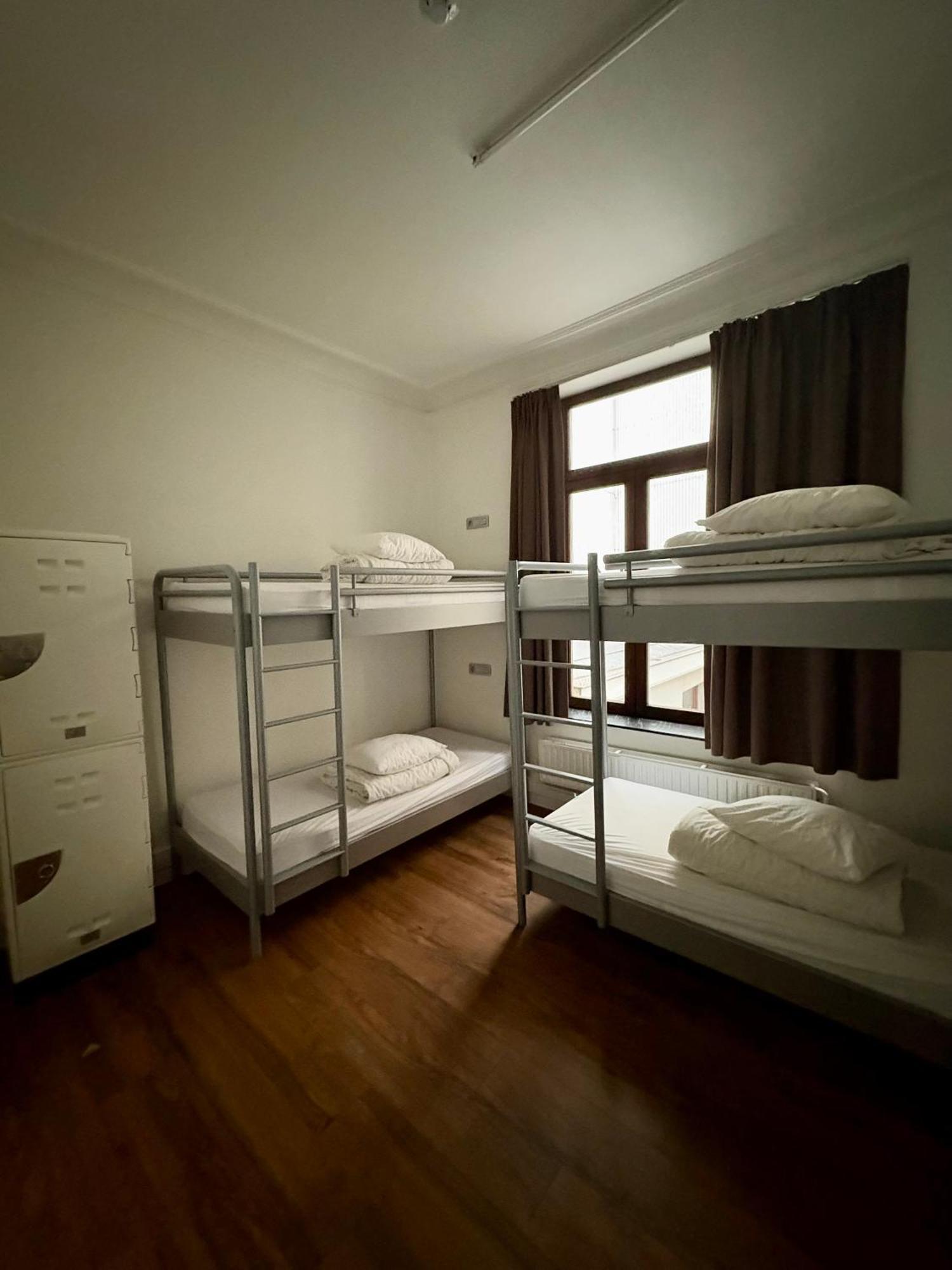 The Legacy By 2go4 Center Hostel *