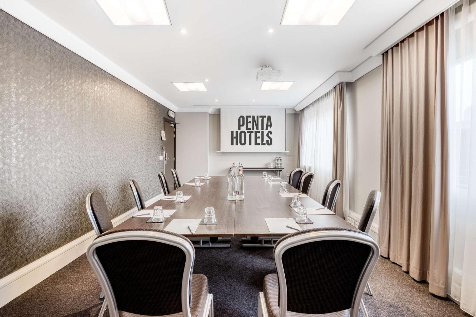 Pentahotel Centre 4*