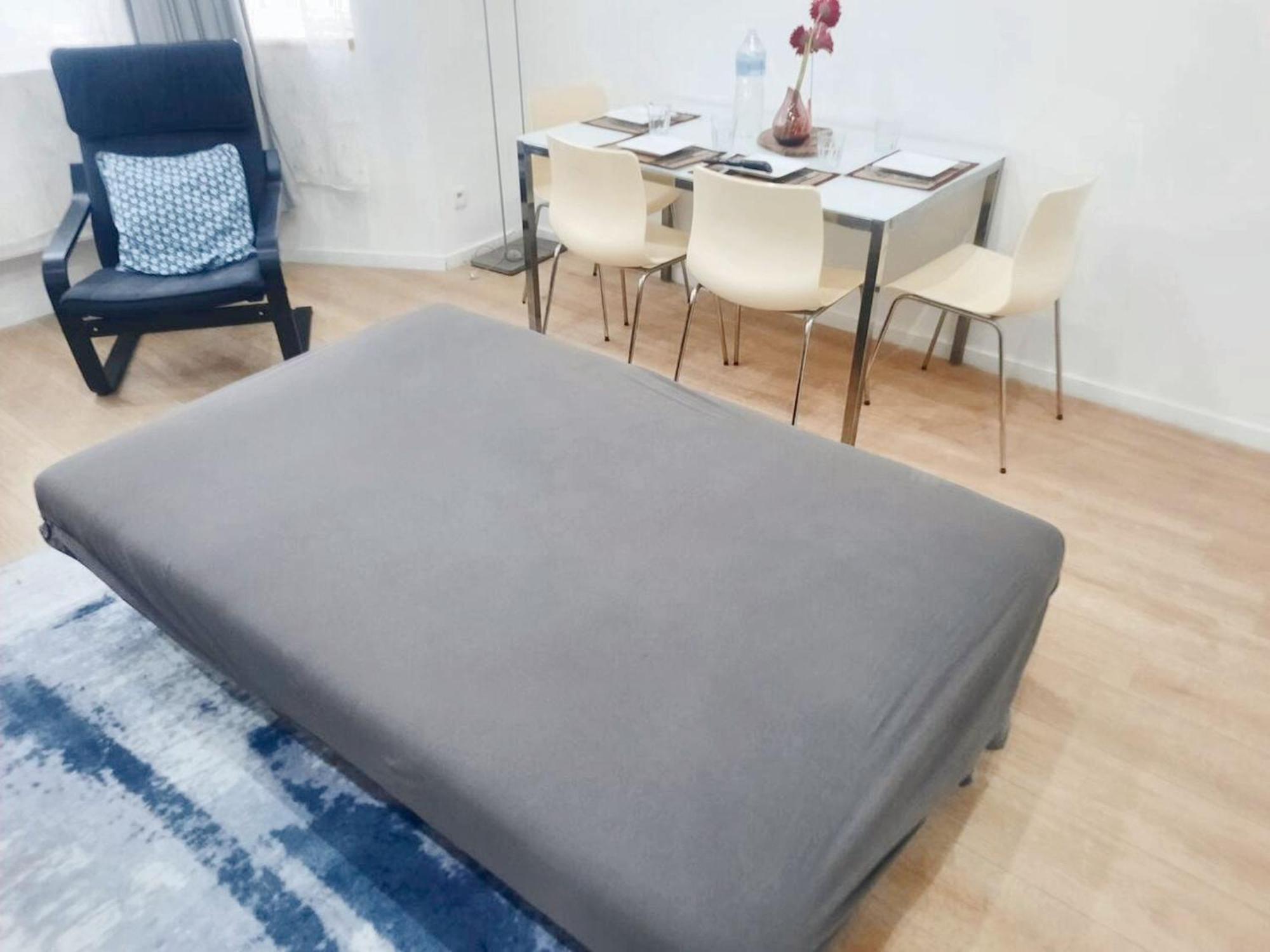 Modern In Molenbeek Saint Jean / 77 M² / Parking Appartement *
