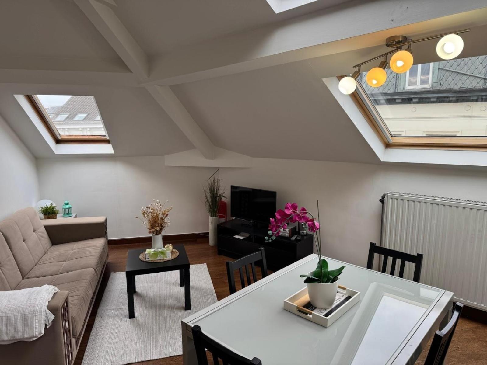 Apartment Historical Centre In The Heart Of *