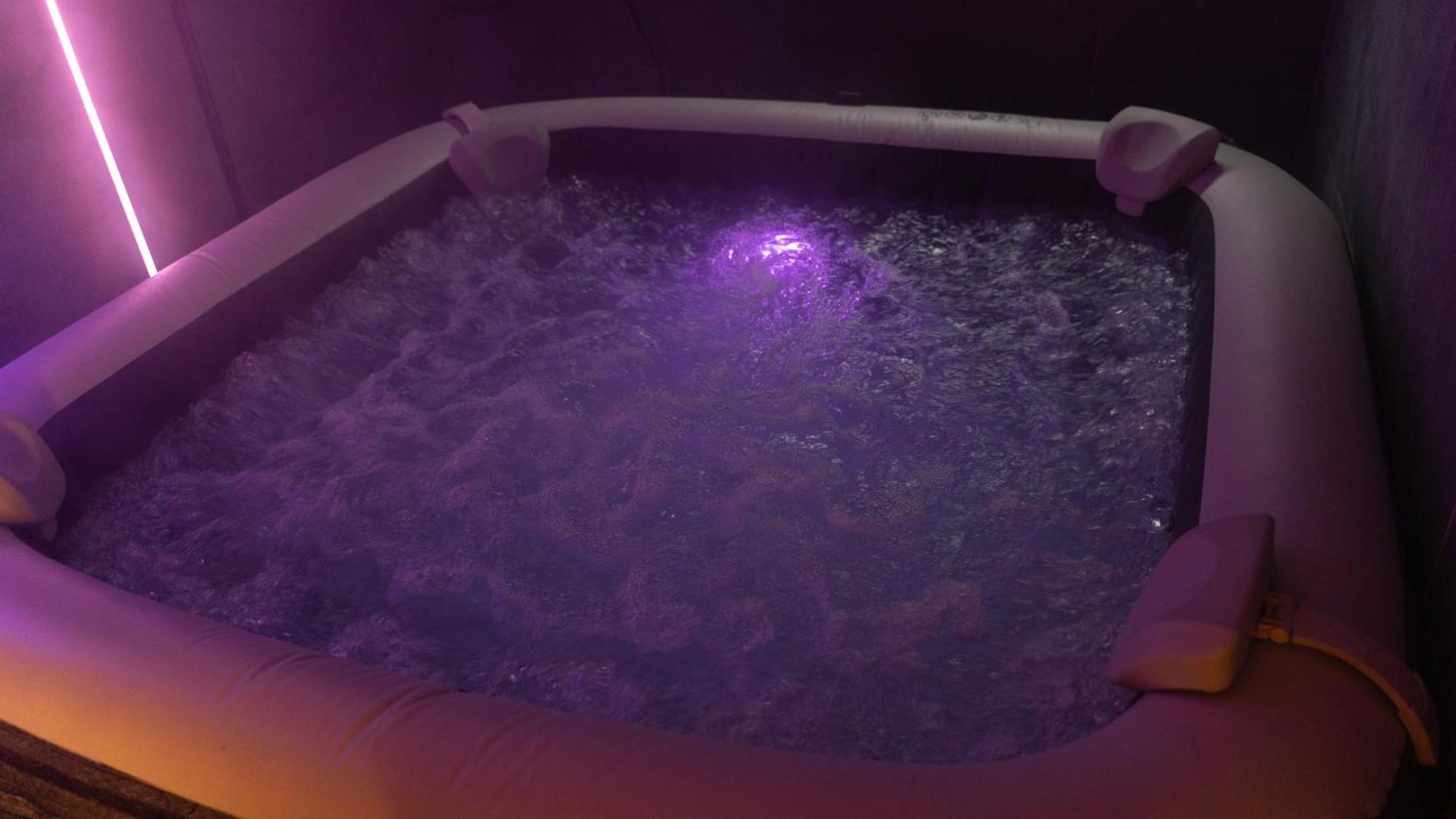 Casa de férias My House Jacuzzi Billiards Bruxelas
