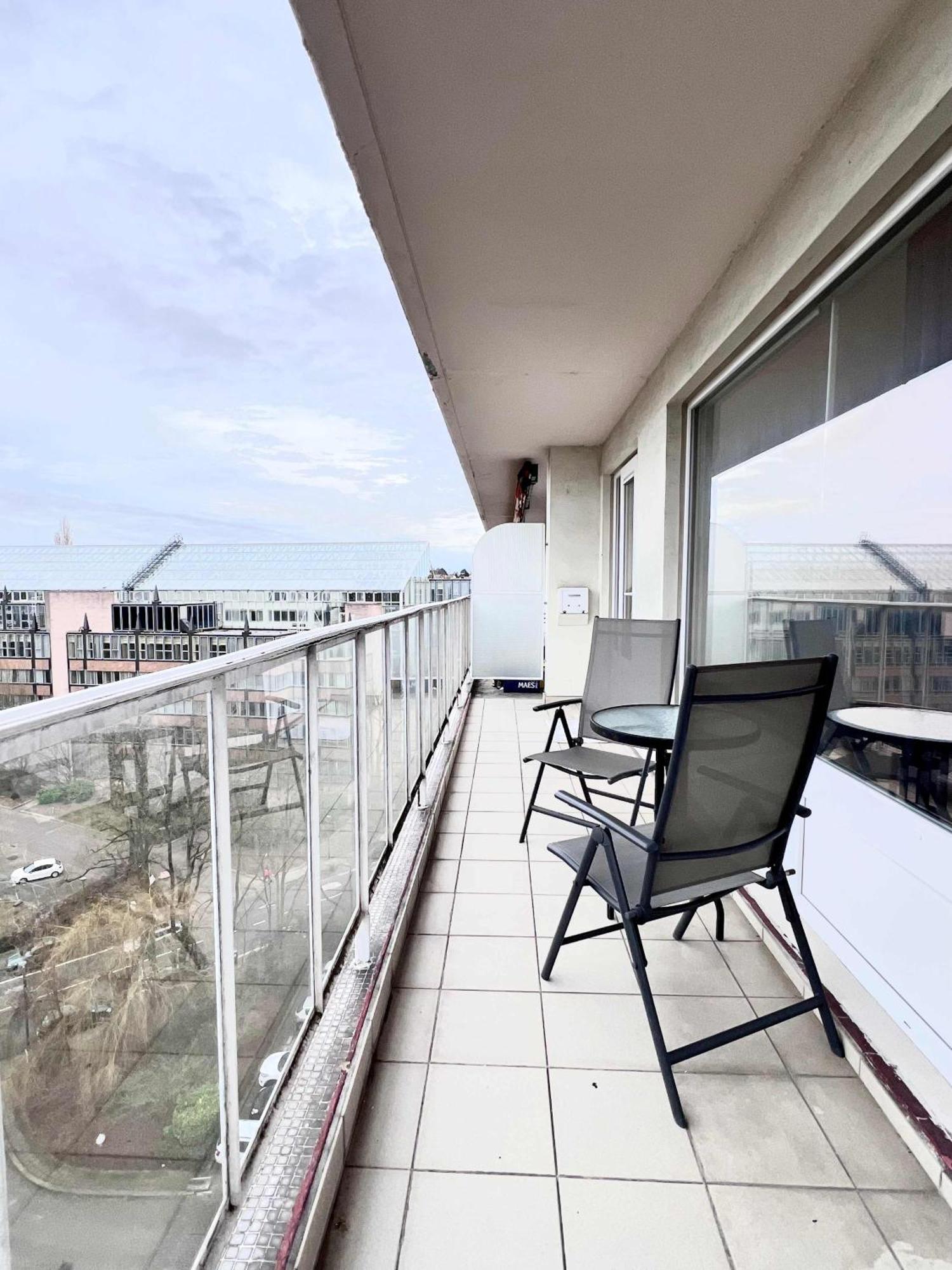 Elegant 2pcs Proche Apartment