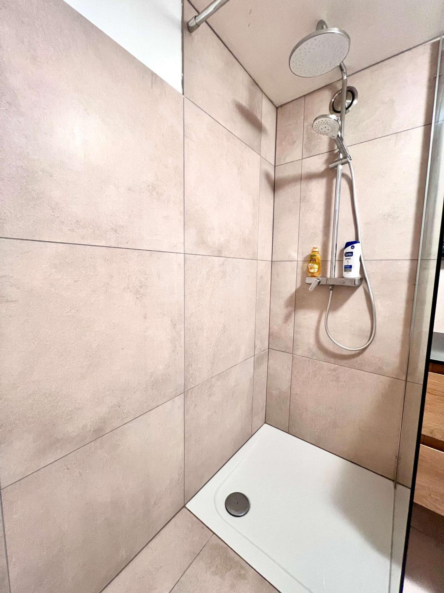 Elegant 2pcs Proche * Brussels