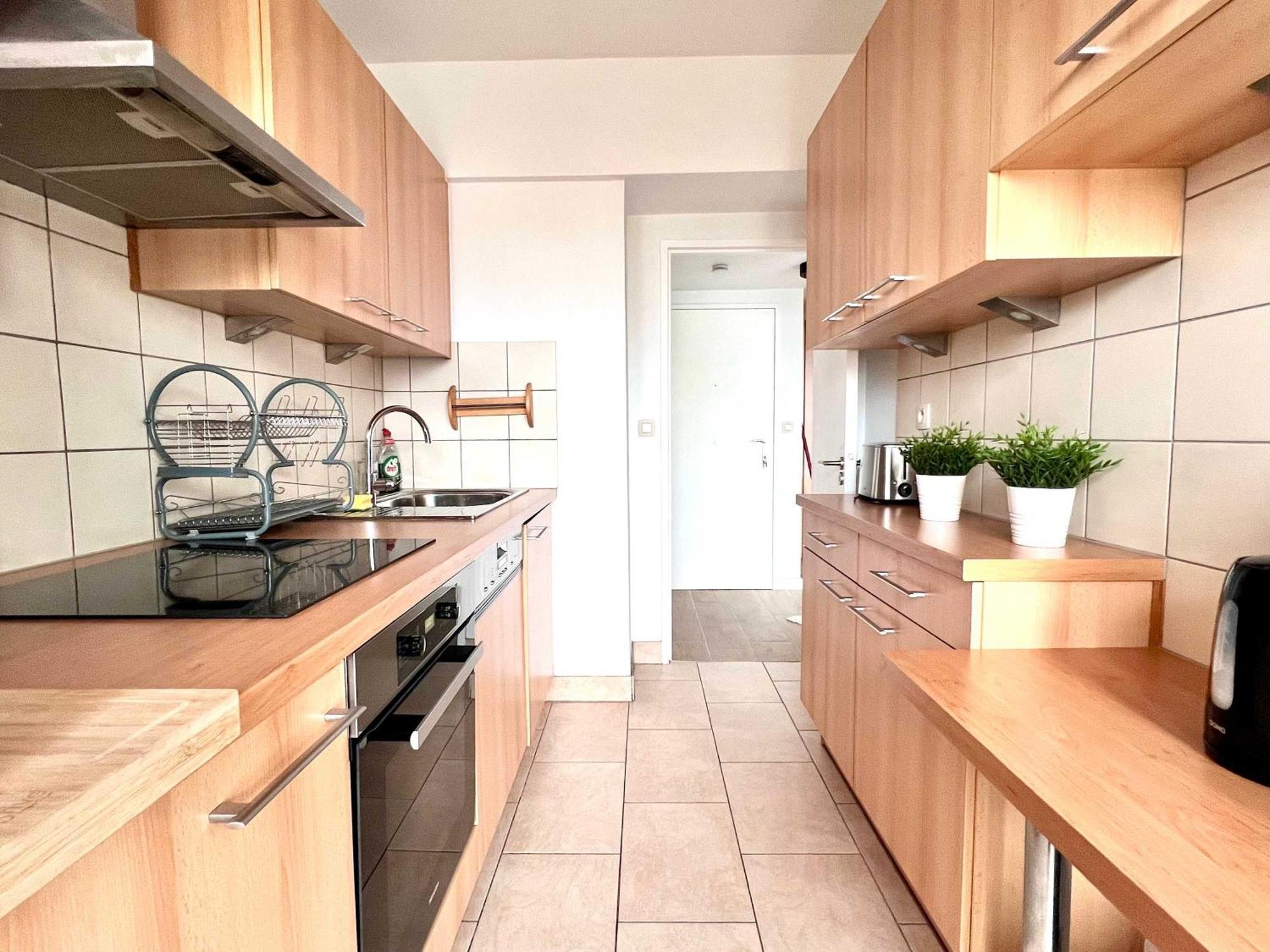 Elegant 2pcs Proche * Brussels