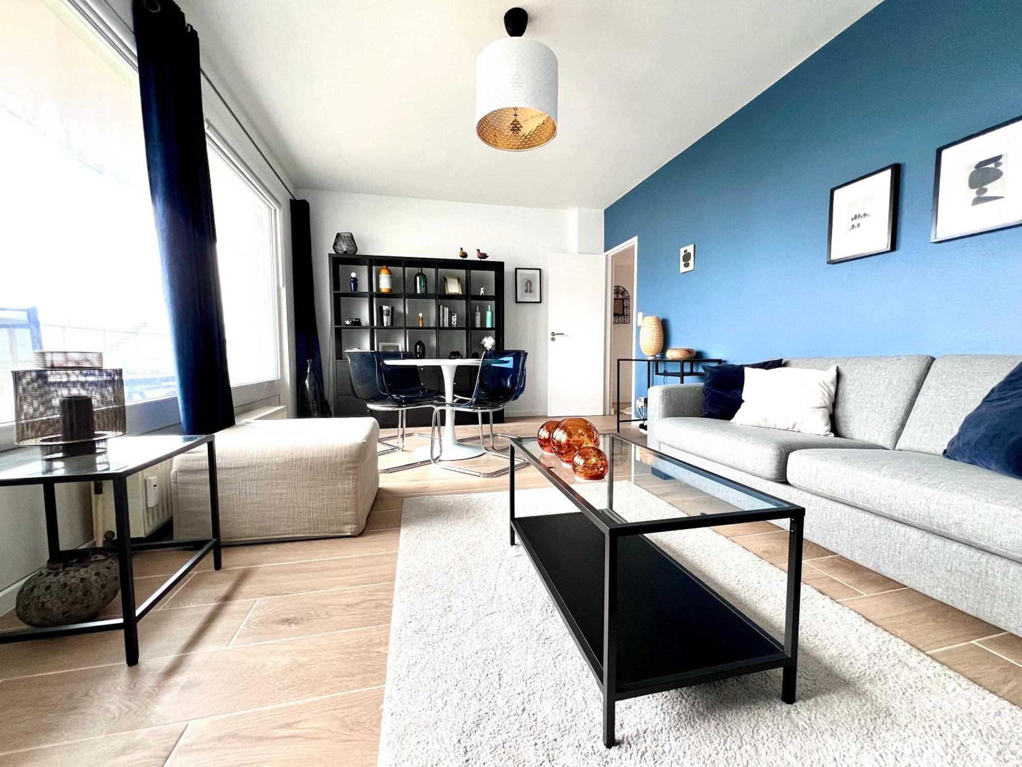 Elegant 2pcs Proche Apartment