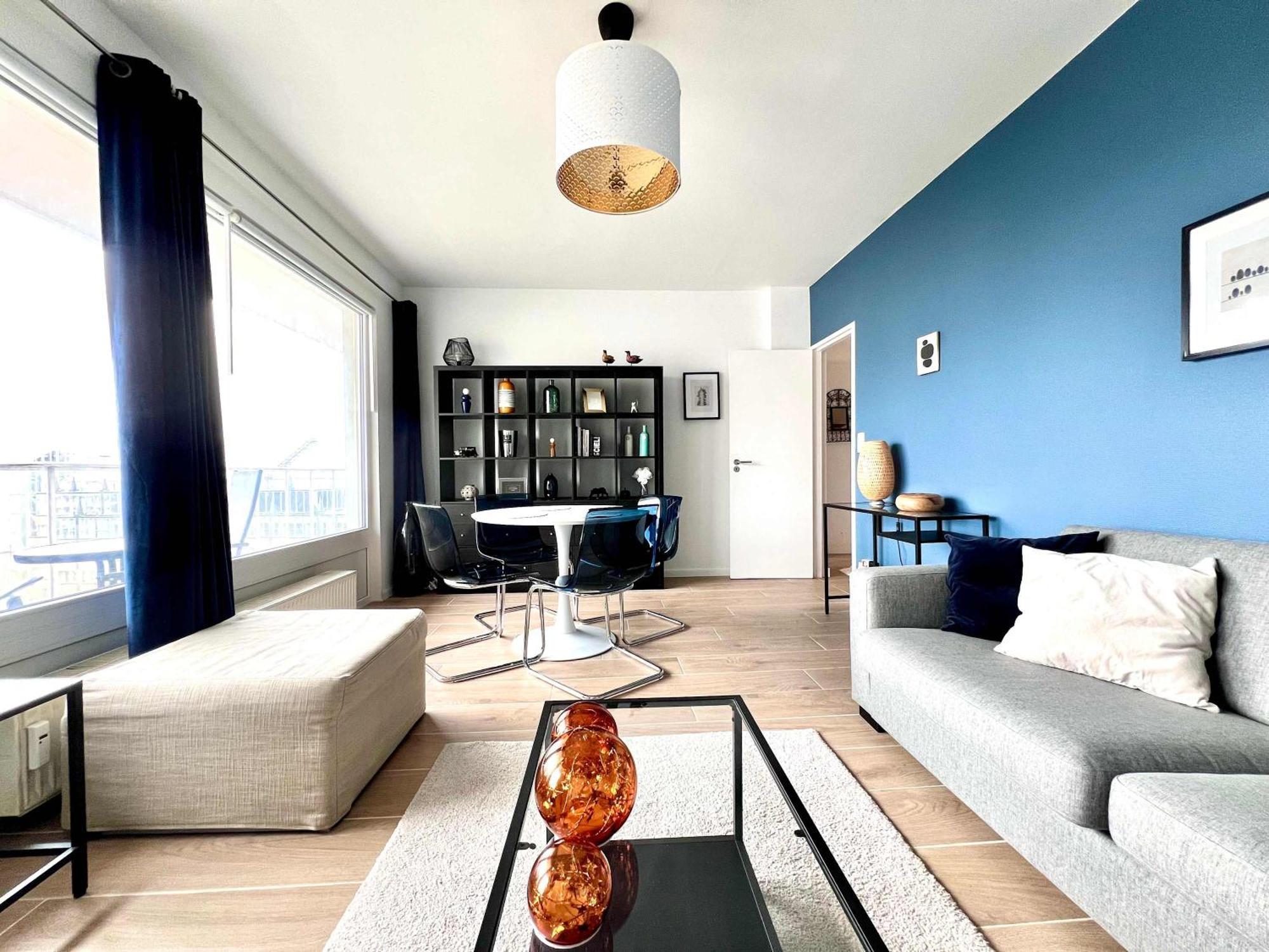 Elegant 2pcs Proche Apartment