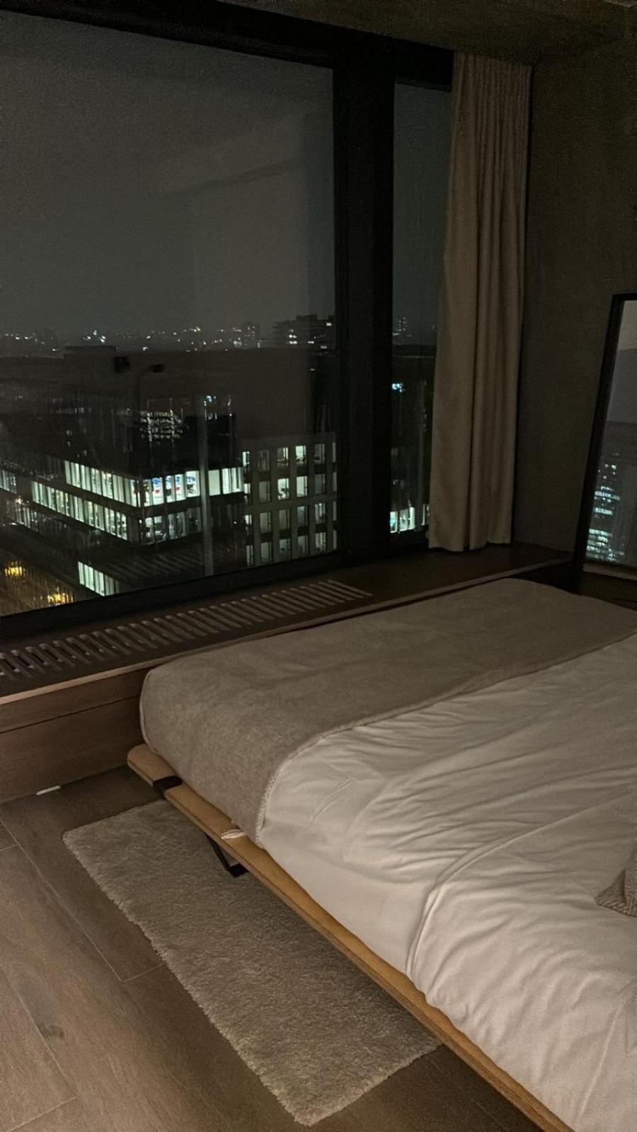 Luxurious In Center *