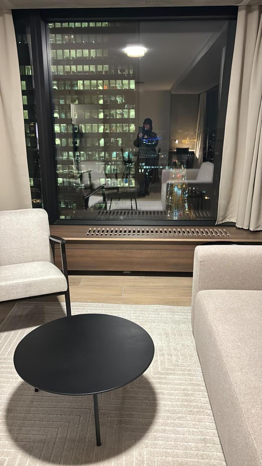 Luxurious In Center Apartment *