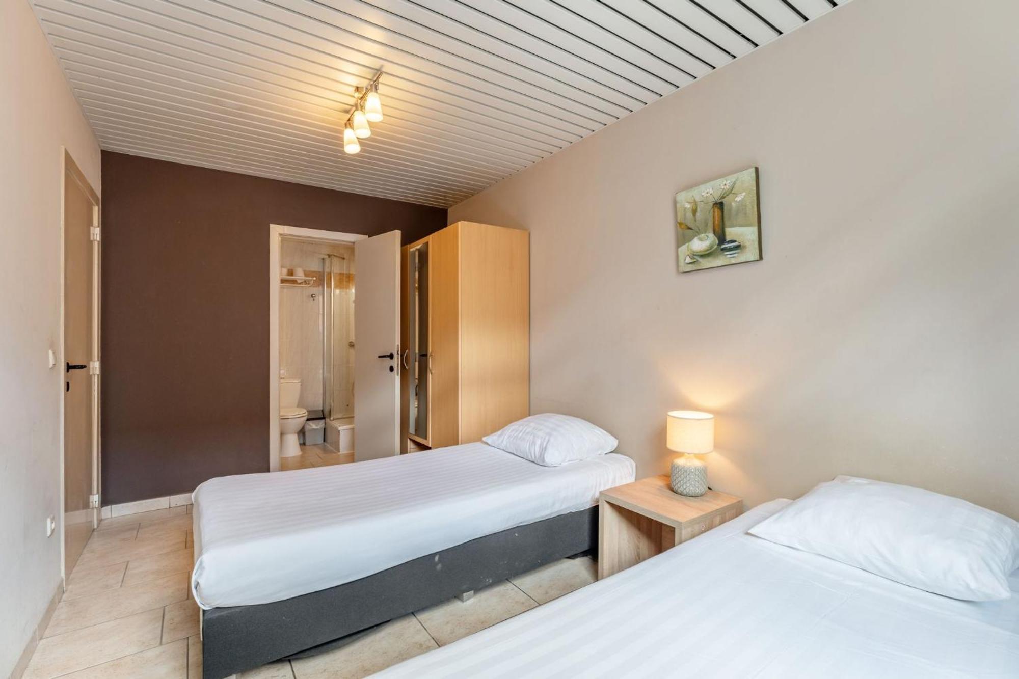Guest house In - One Bedroom Near North Station Brussels