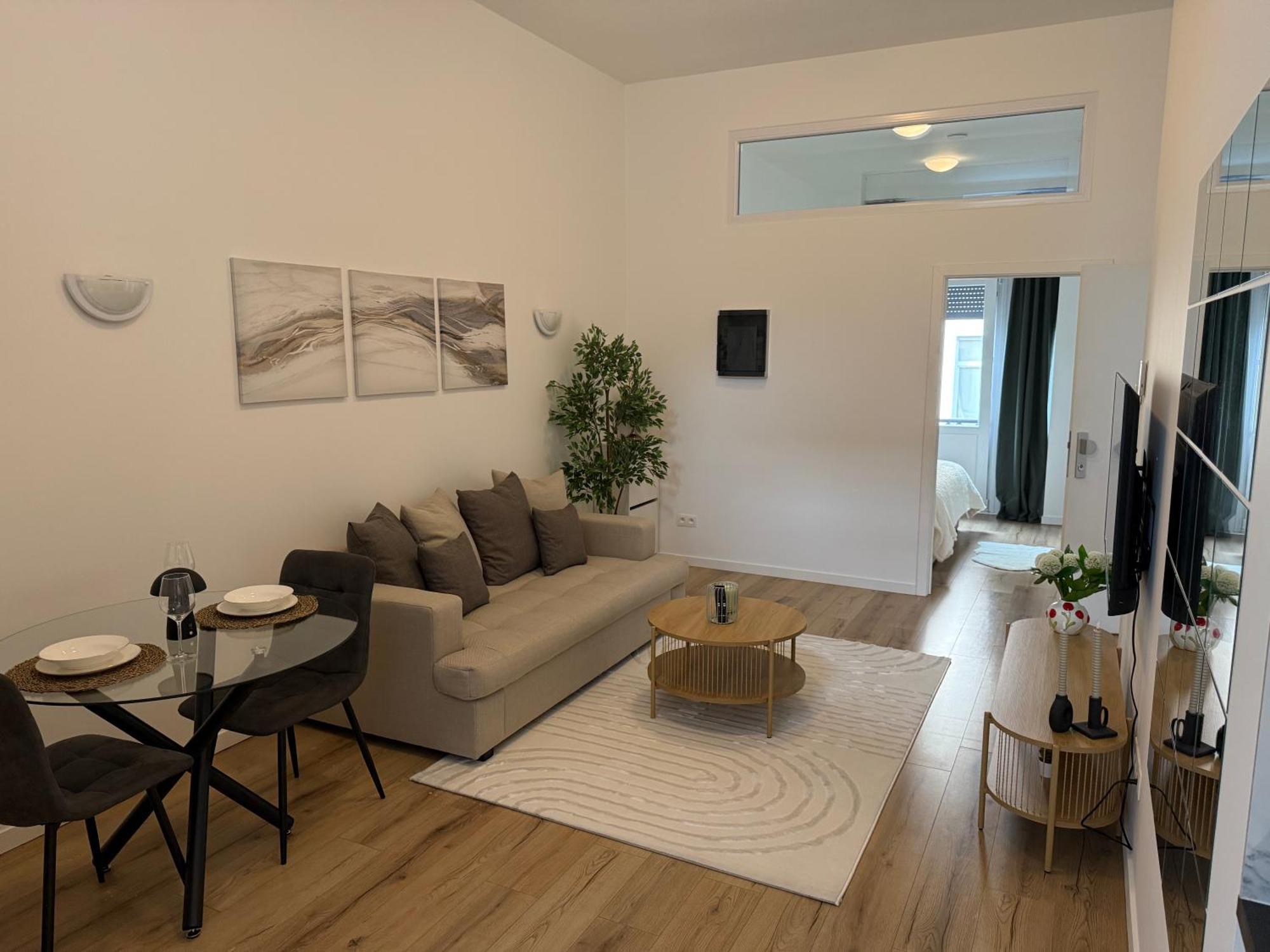 Cozy South-up And Ground Brussels