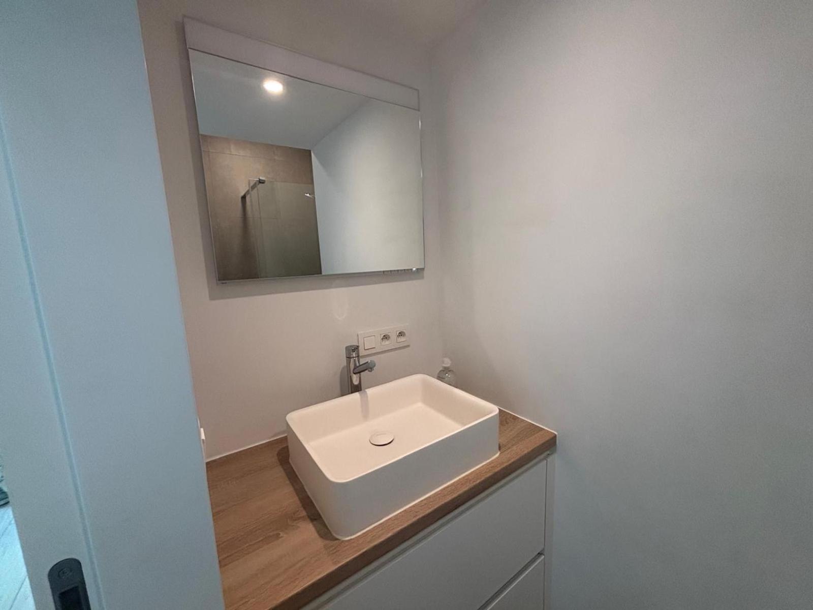 Splendid Penthouse In Center With Water View * Brussels