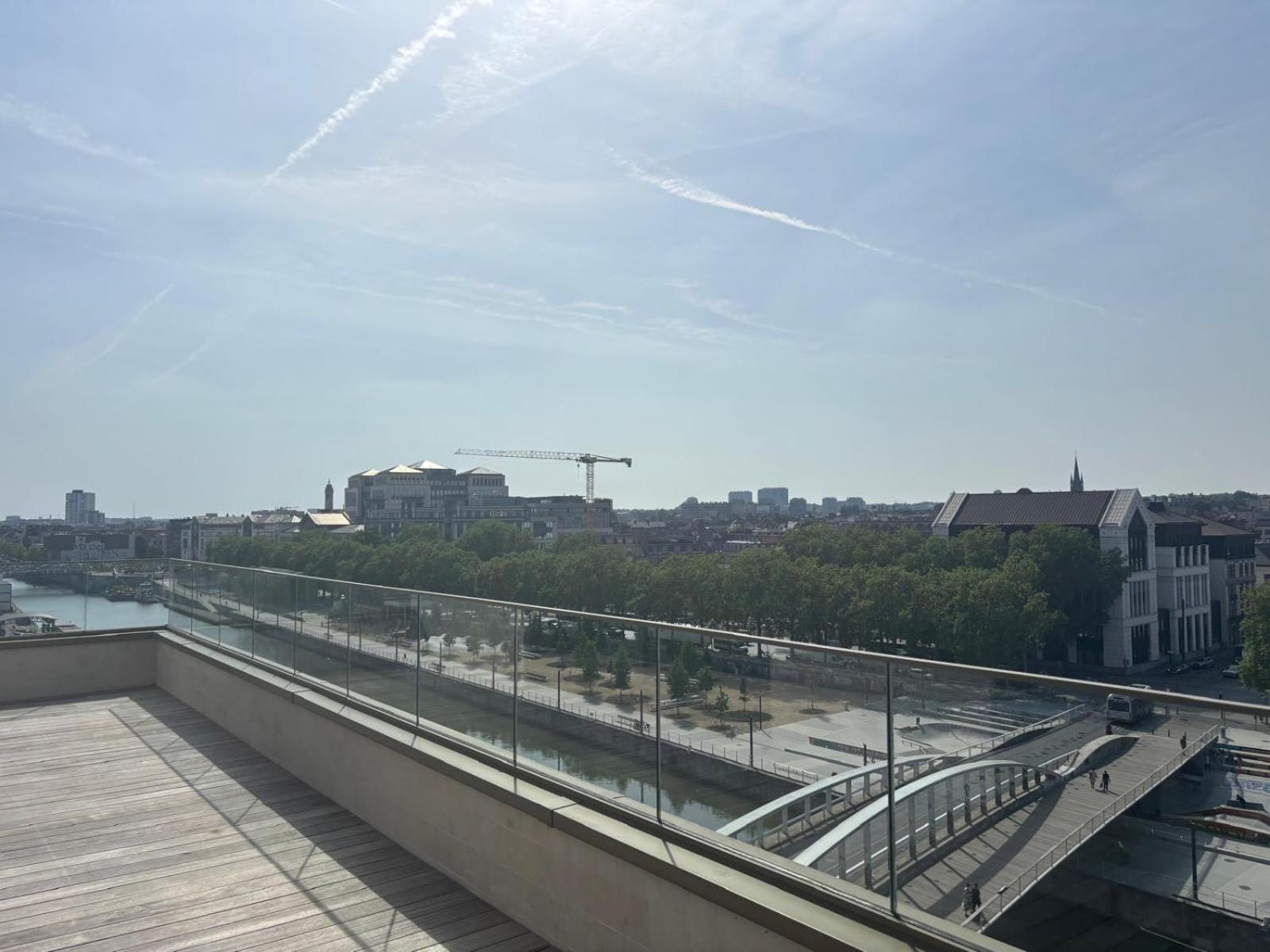 Apartment Splendid Penthouse In Center With Water View