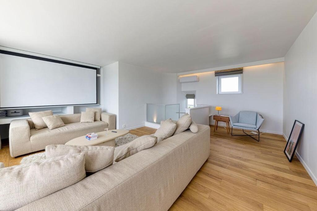 Penthouse With Private Cinema Brussels