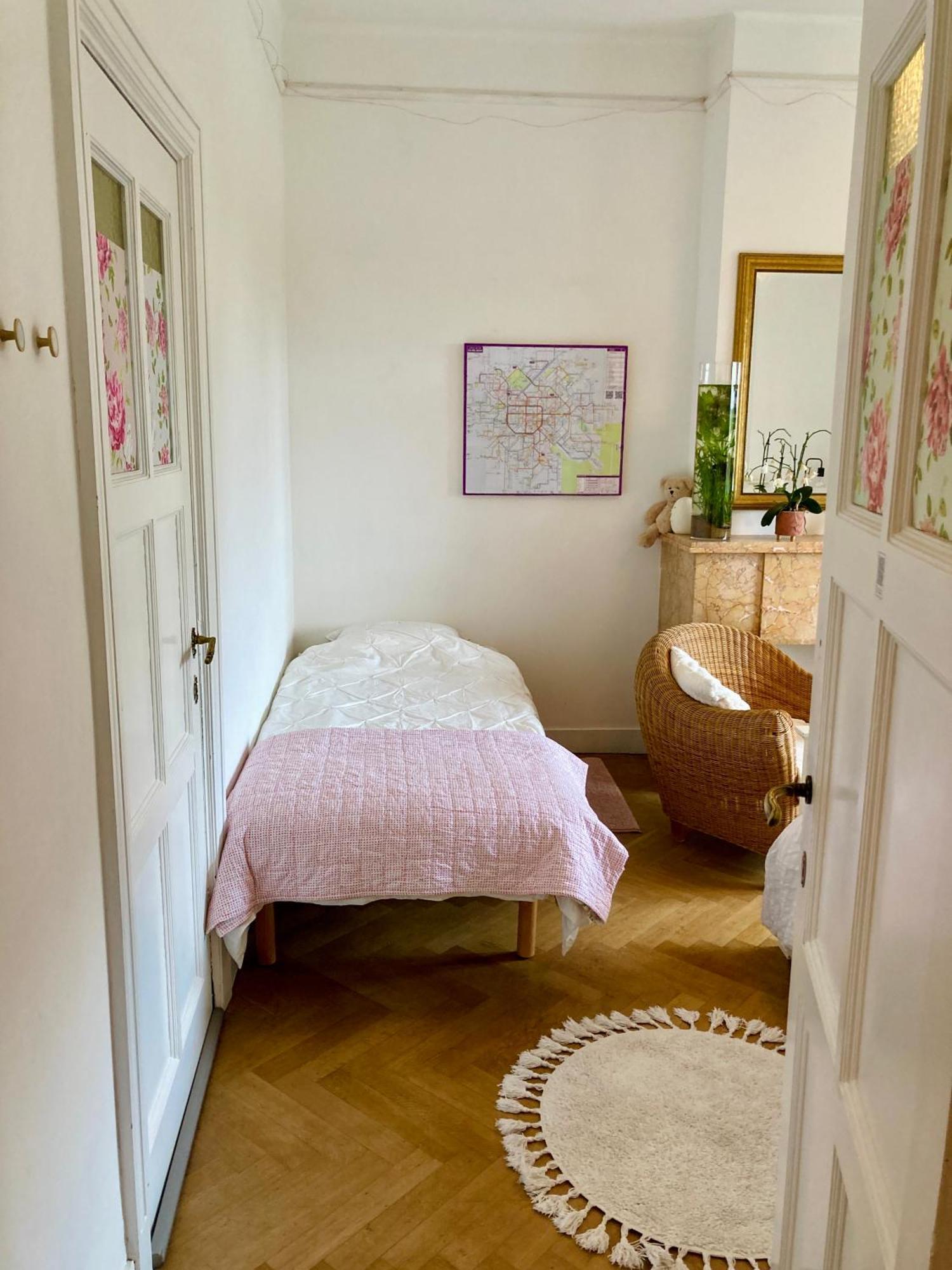Calm, & Birdsong Homestay Brussels