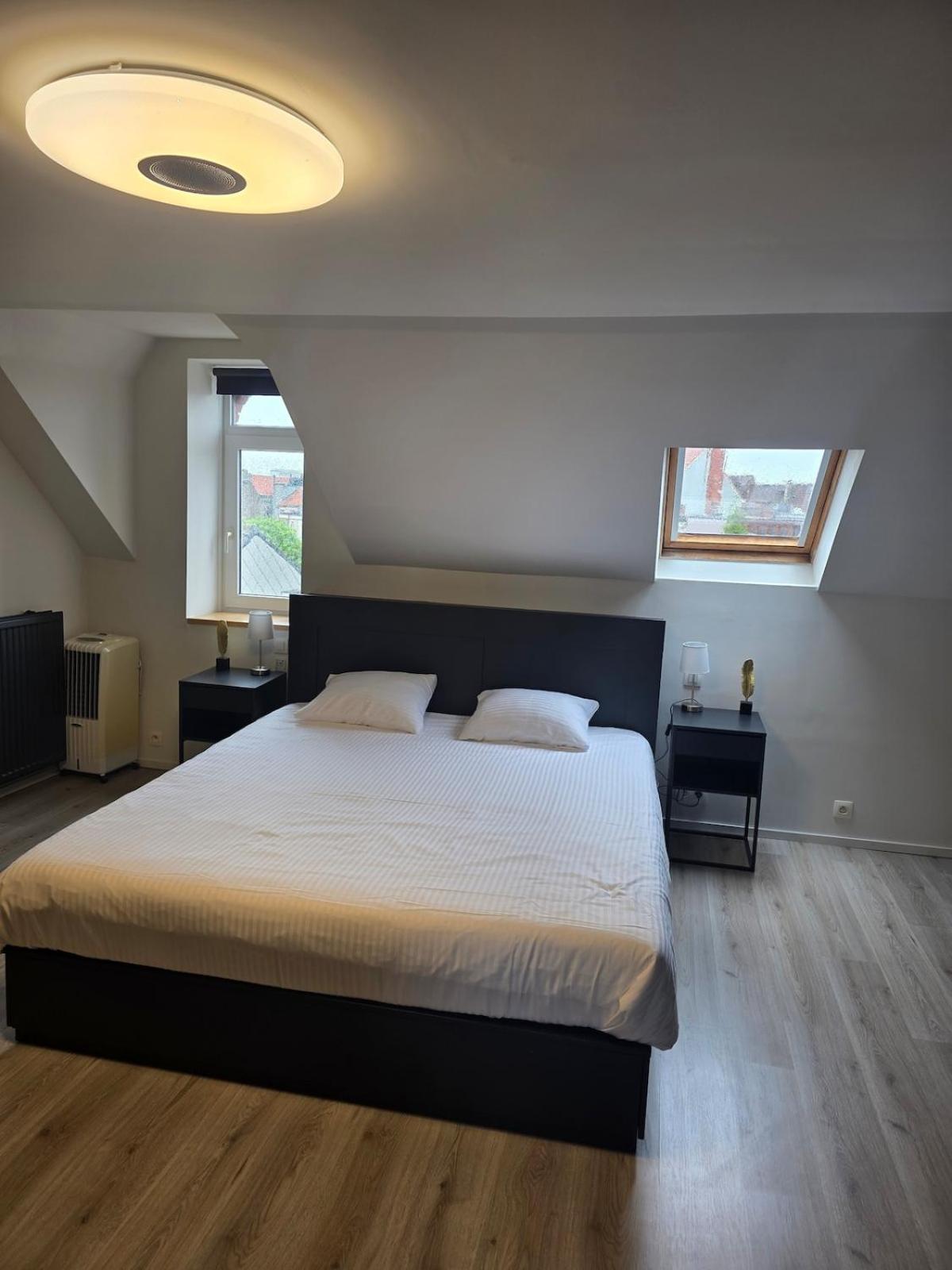 Luxury Triplex Stylish 2br In Apartment *