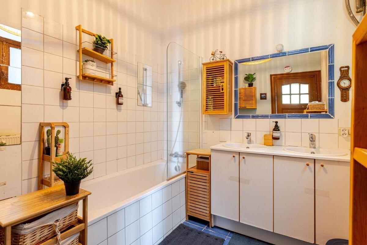 Luxury At Grand Place & Manneken Pis Brussels