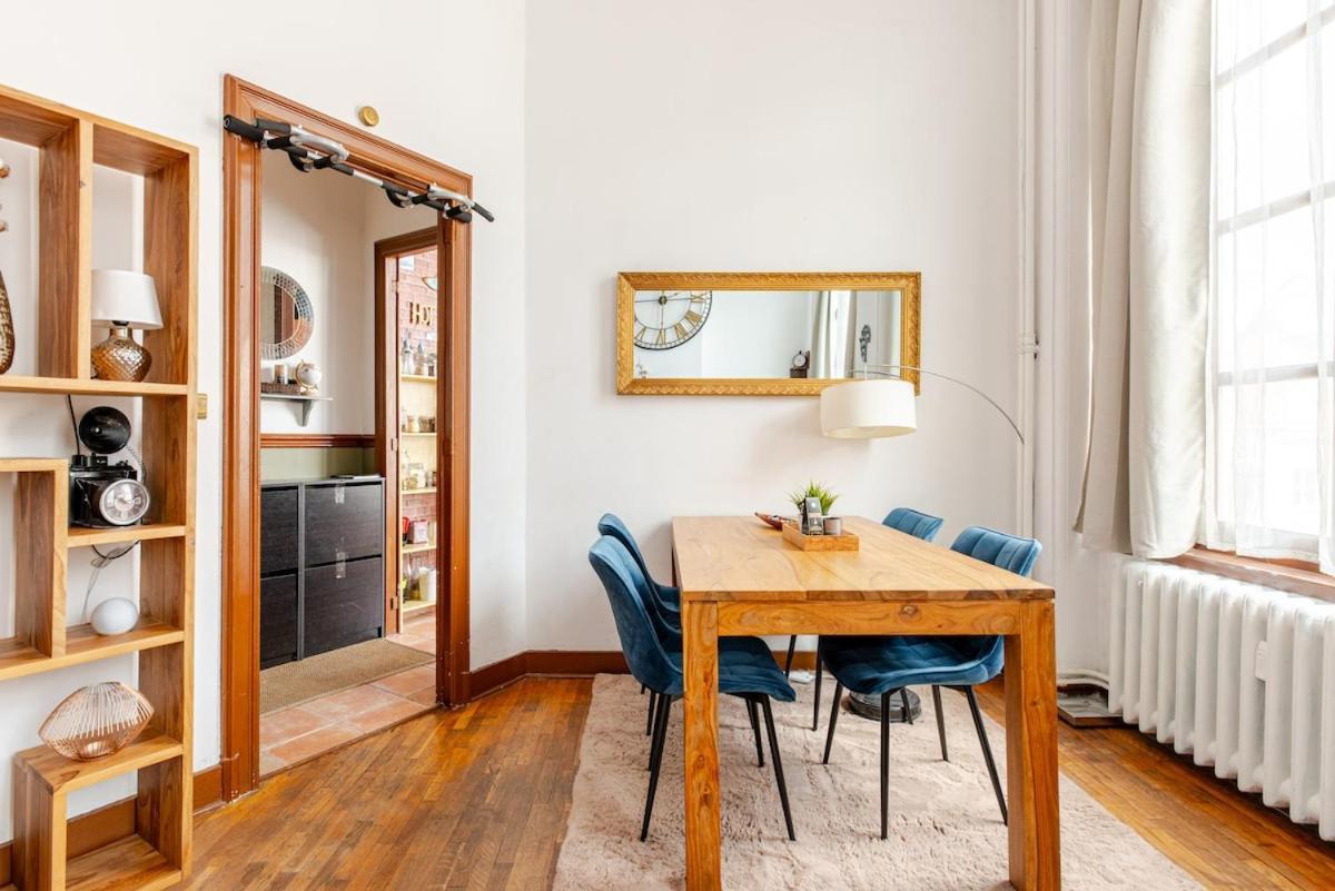 Luxury At Grand Place & Manneken Pis *