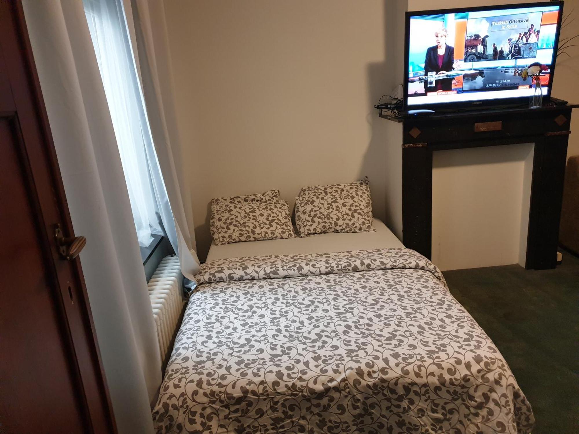 Duplex, 4 Bedrooms, 2 Toilets Fully Equipped * Brussels