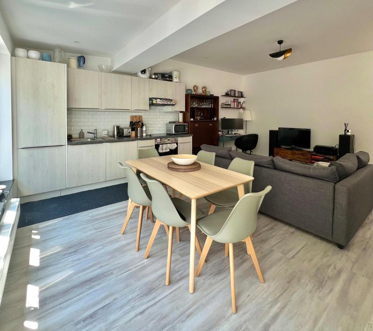 Apartment Tiny House Avec Terrasse Privee, 10 Mins Du Centre *