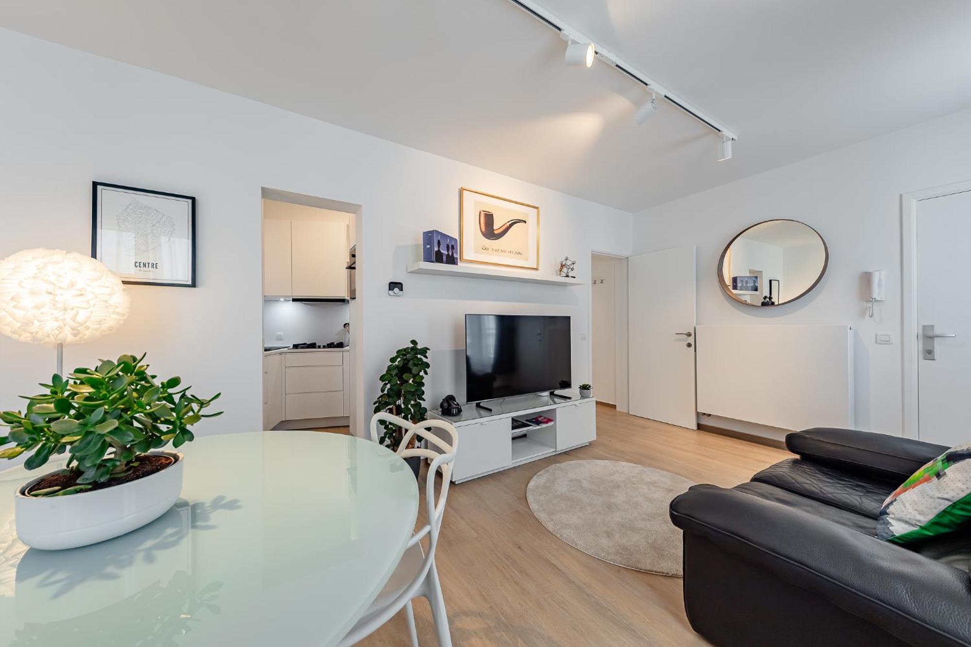 Fully Furnished And Modern Flat - Center Apartment *