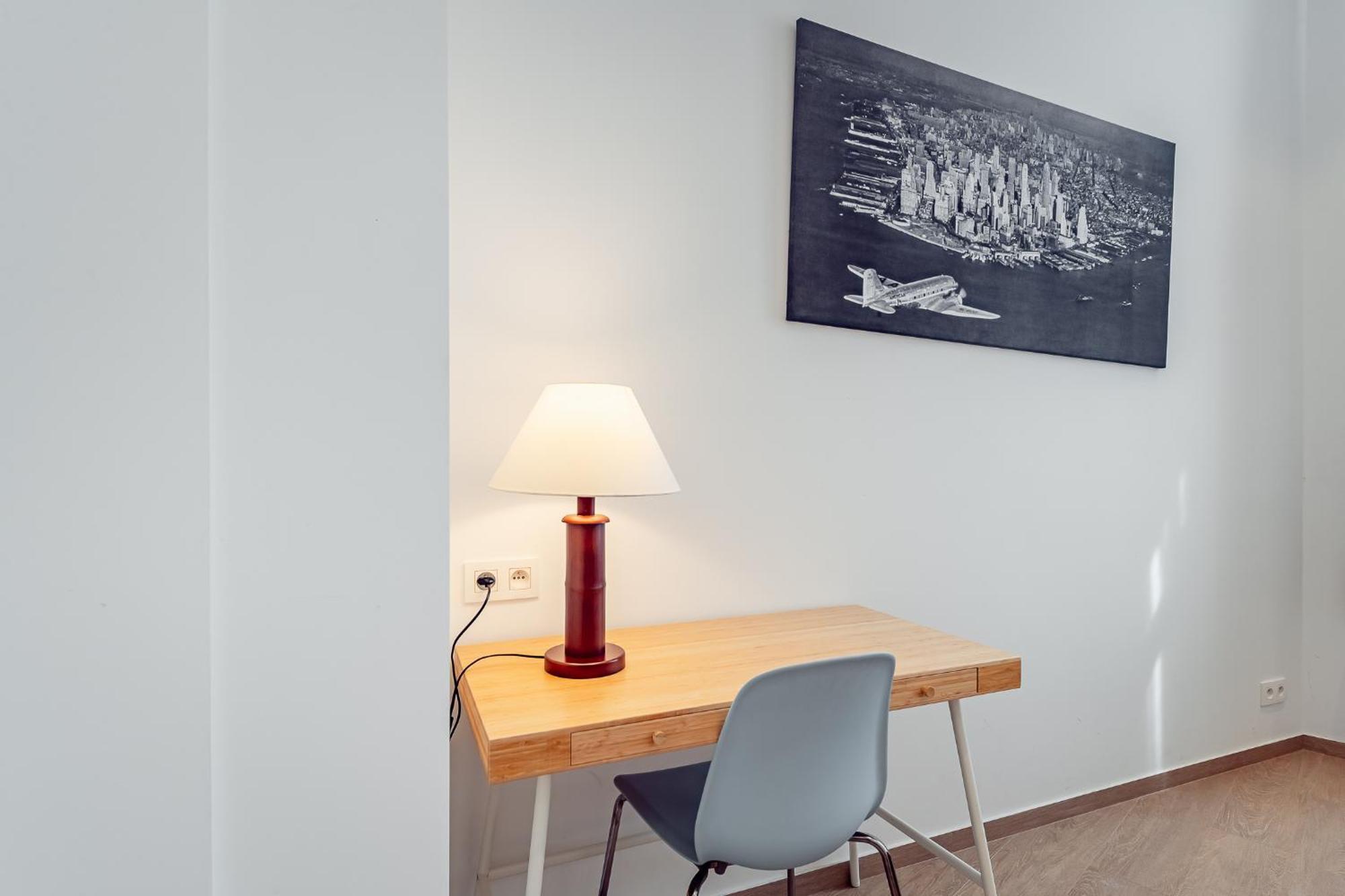 Fully Furnished And Modern Flat - Center Apartment *