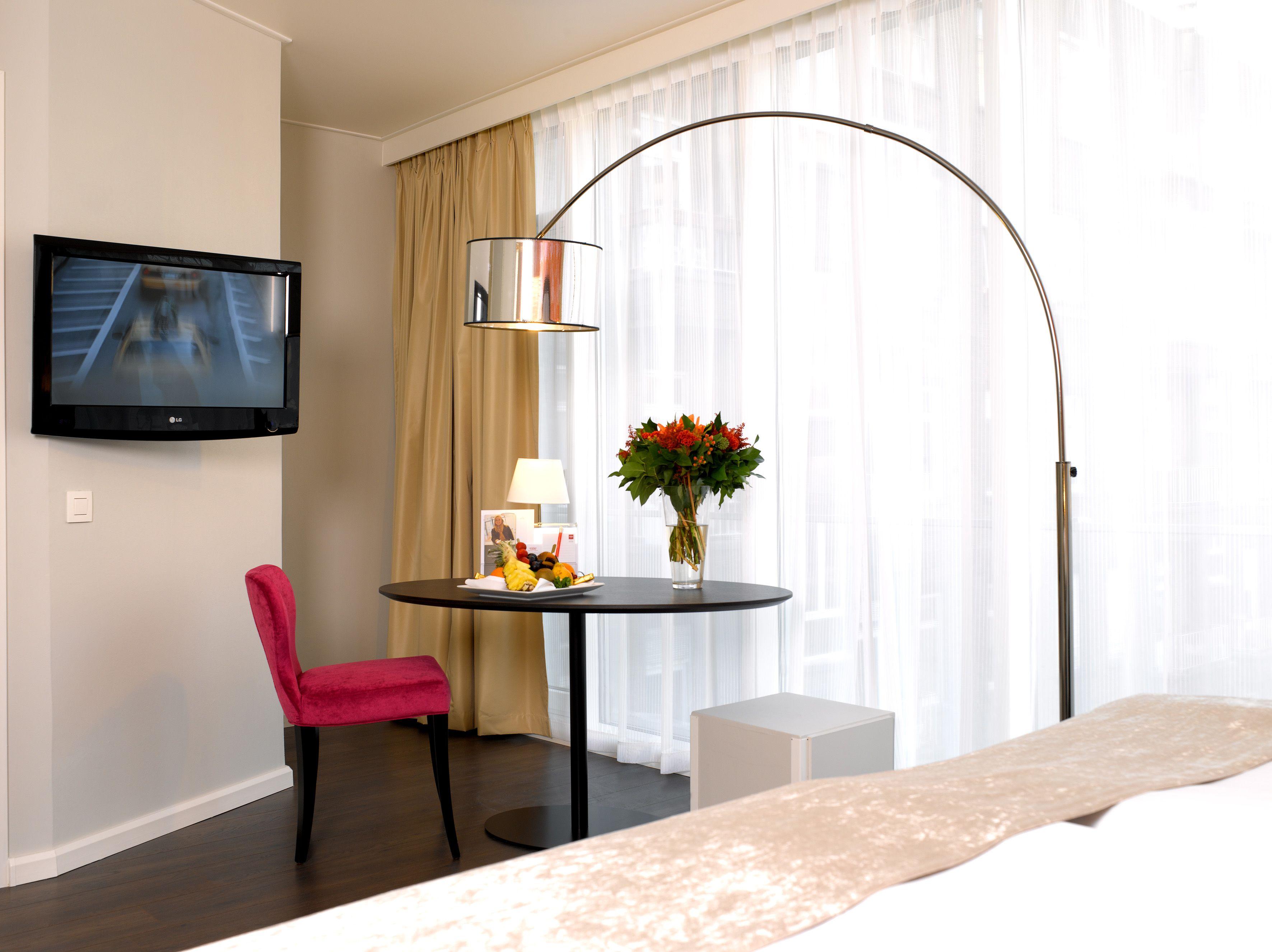 Thon Bristol Stephanie