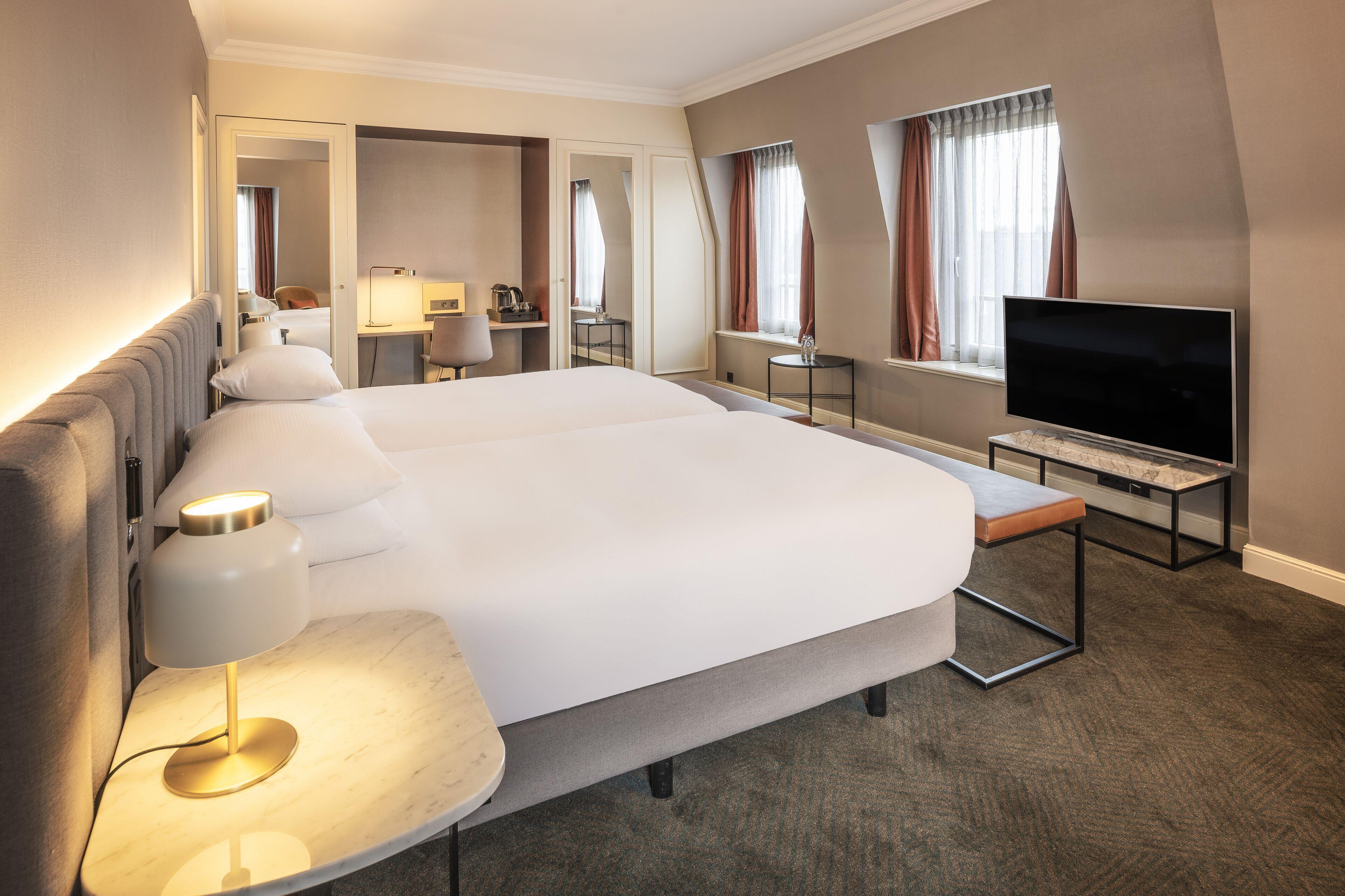 Hilton Grand Place 4*