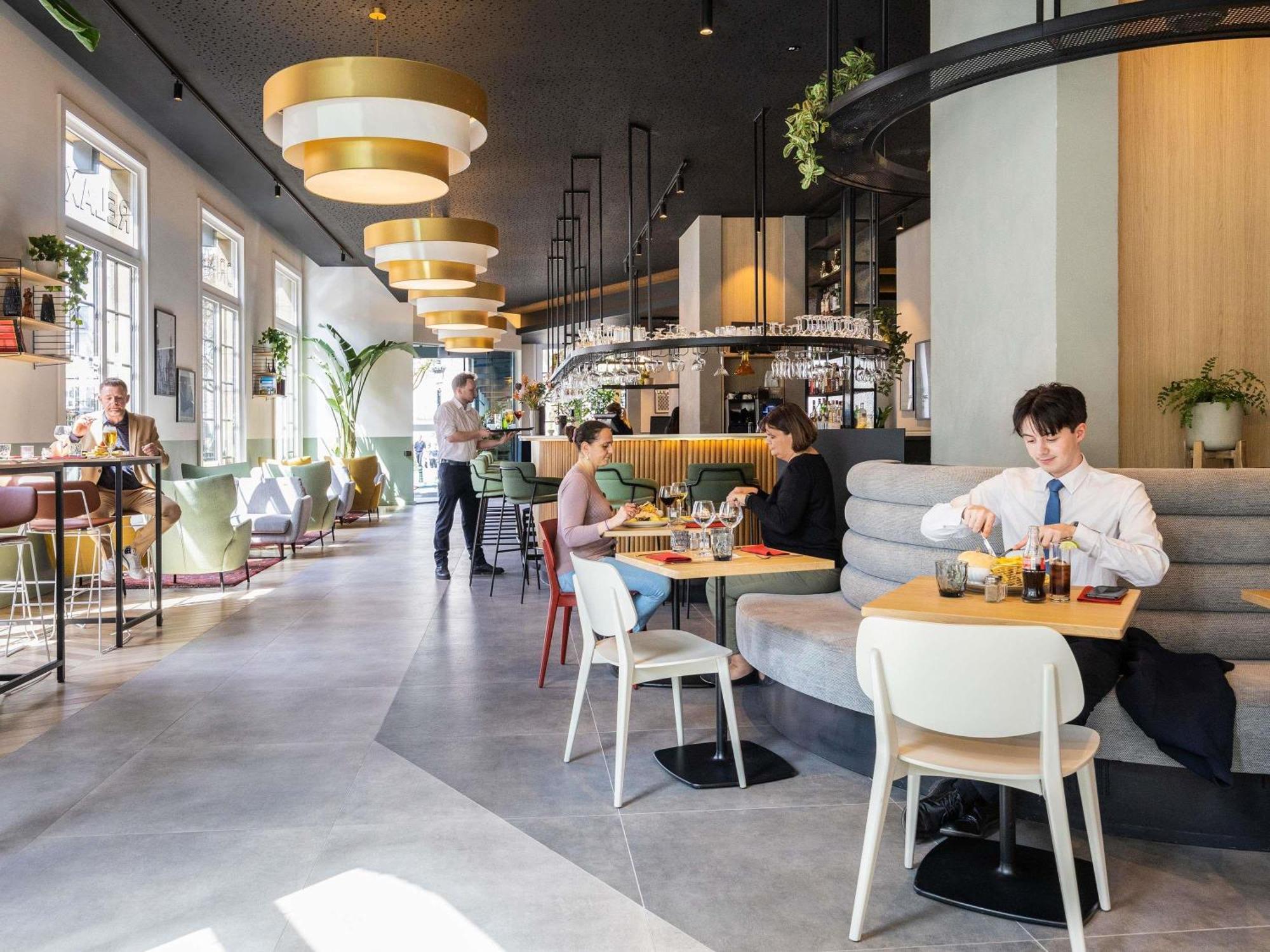Hotel Novotel Off Grand Place 4*