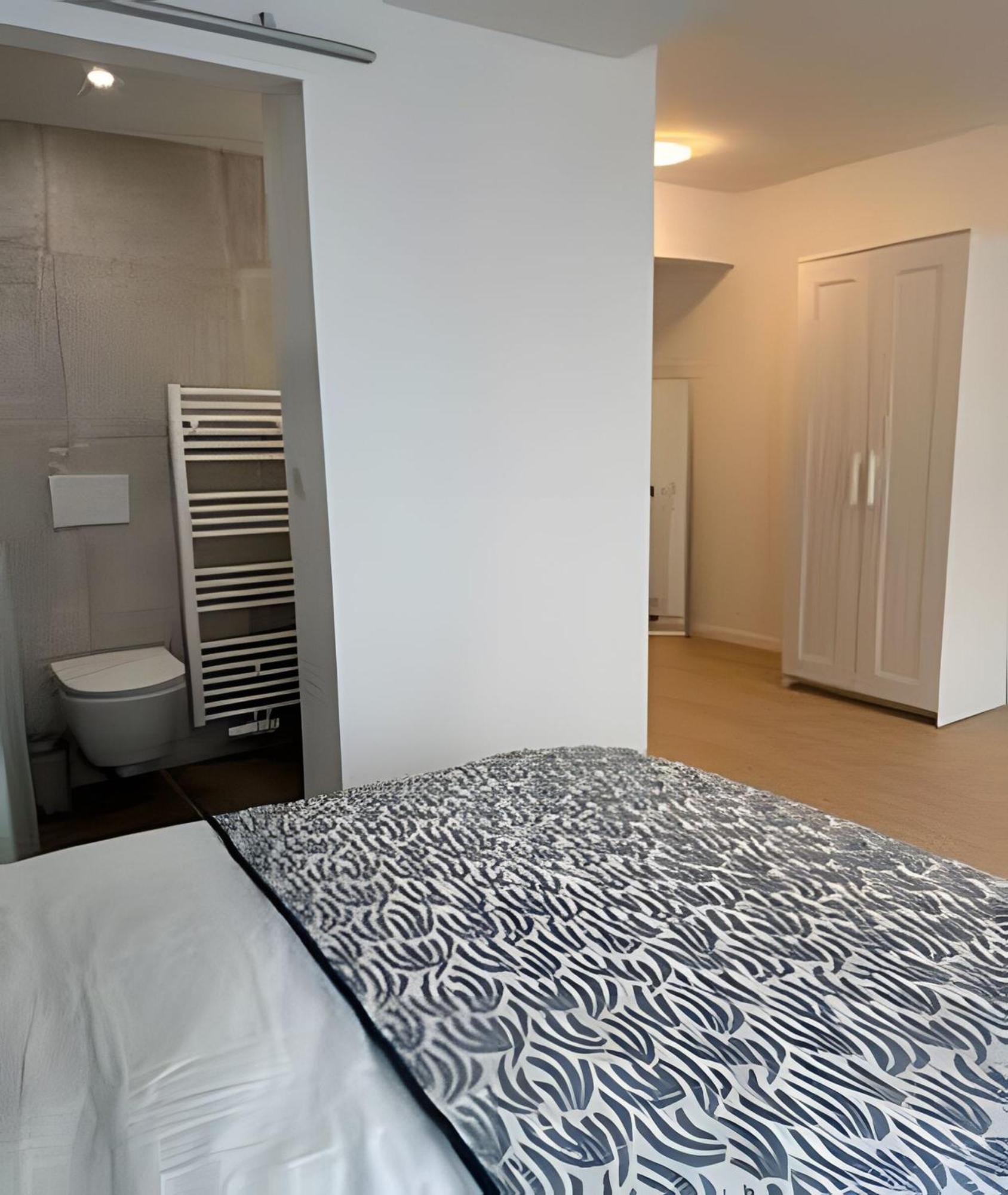 With Ensuite And Garden * Brussels