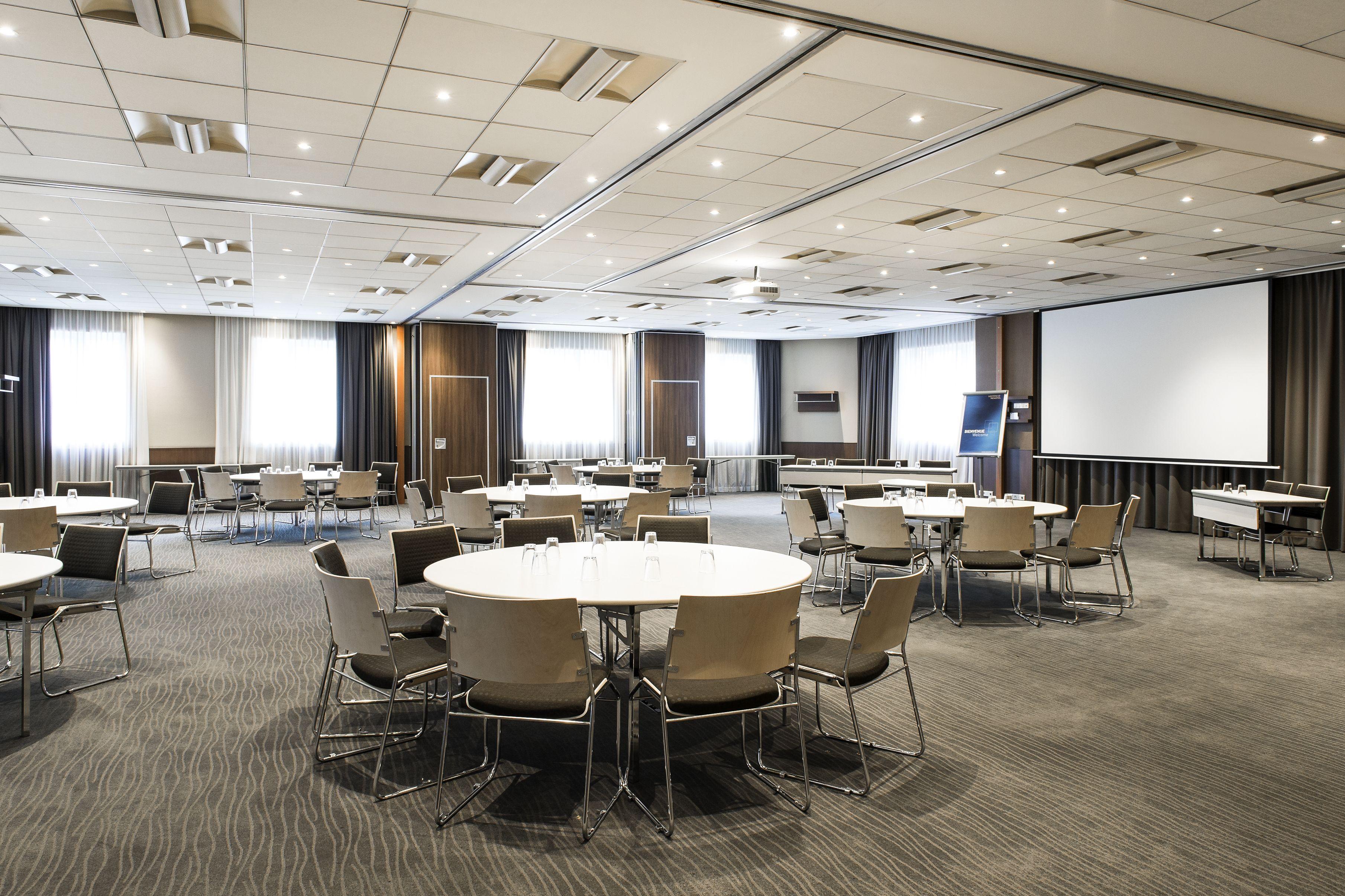 Novotel Centre Hotel 4*